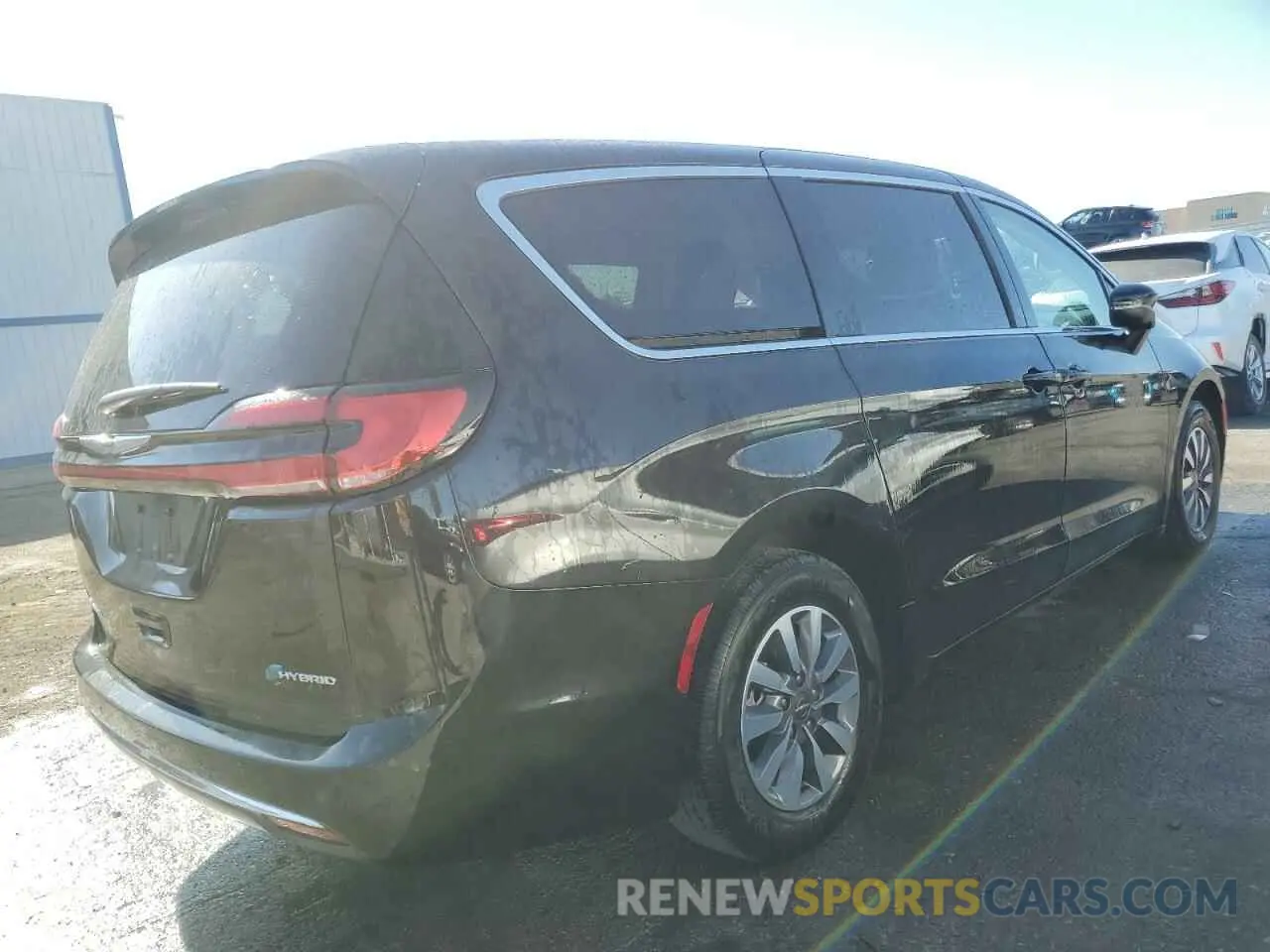 3 Photograph of a damaged car 2C4RC1L7XPR632260 CHRYSLER PACIFICA 2023