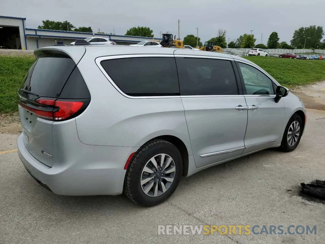 3 Photograph of a damaged car 2C4RC1S70PR618109 CHRYSLER PACIFICA 2023