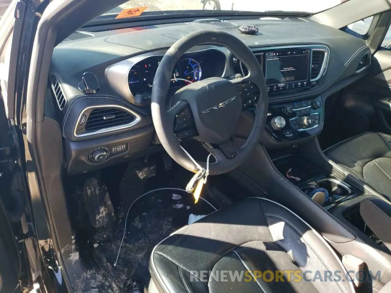 8 Photograph of a damaged car 2C4RC1S77PR501630 CHRYSLER PACIFICA 2023