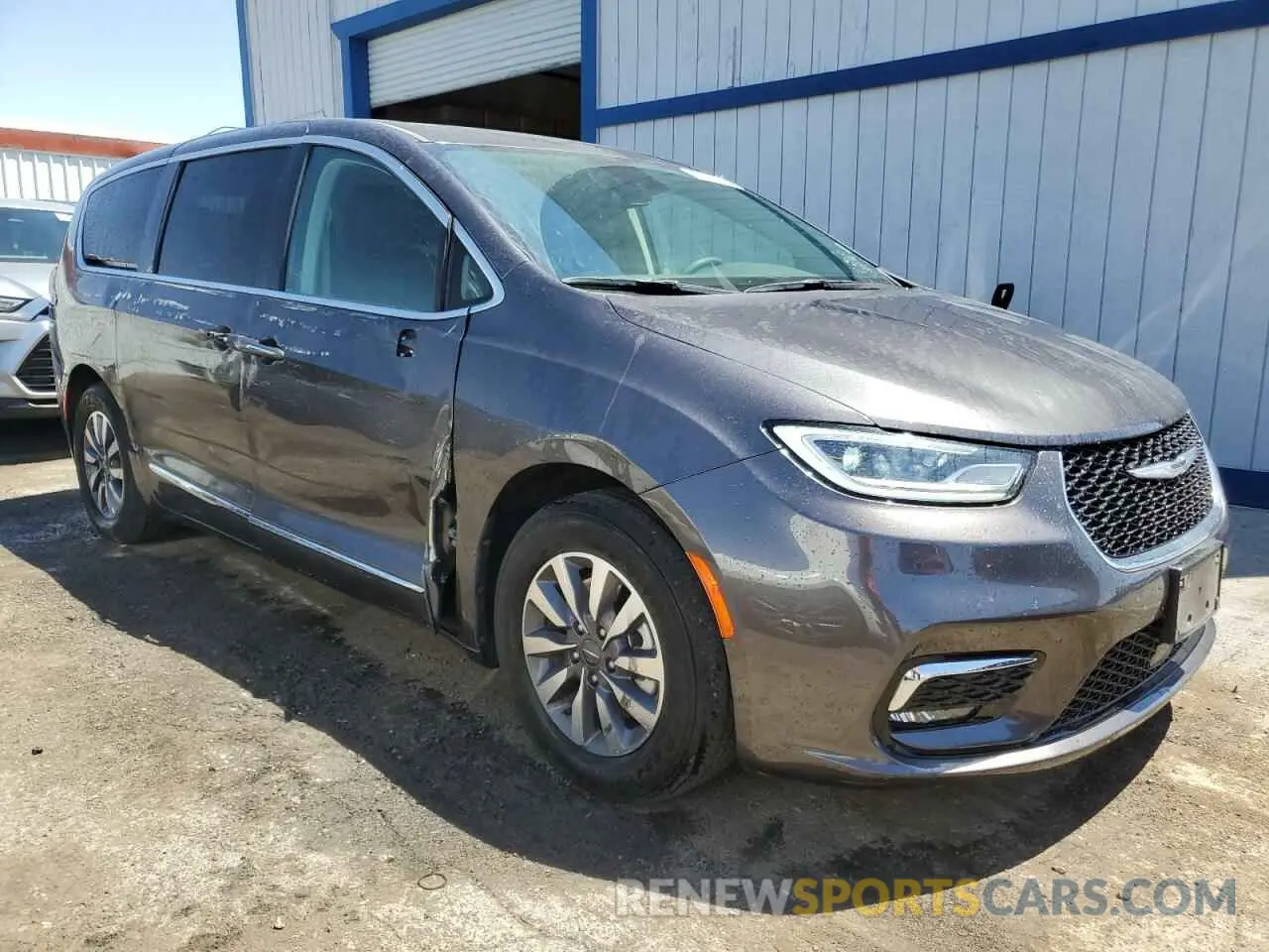 4 Photograph of a damaged car 2C4RC1S7XPR595163 CHRYSLER PACIFICA 2023