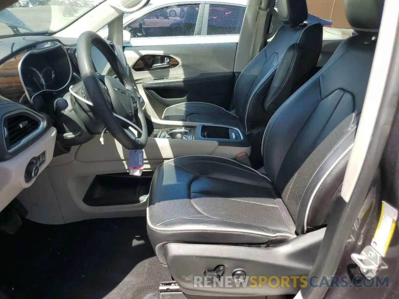 7 Photograph of a damaged car 2C4RC1S7XPR595163 CHRYSLER PACIFICA 2023