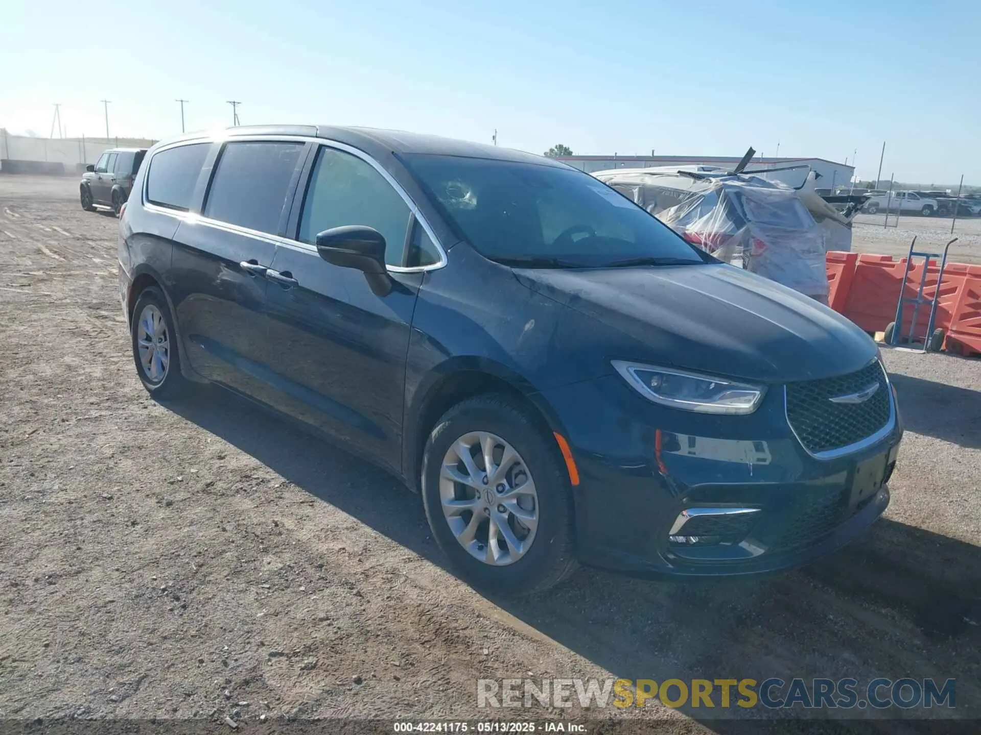 1 Photograph of a damaged car 2C4RC3BG0PR605159 CHRYSLER PACIFICA 2023