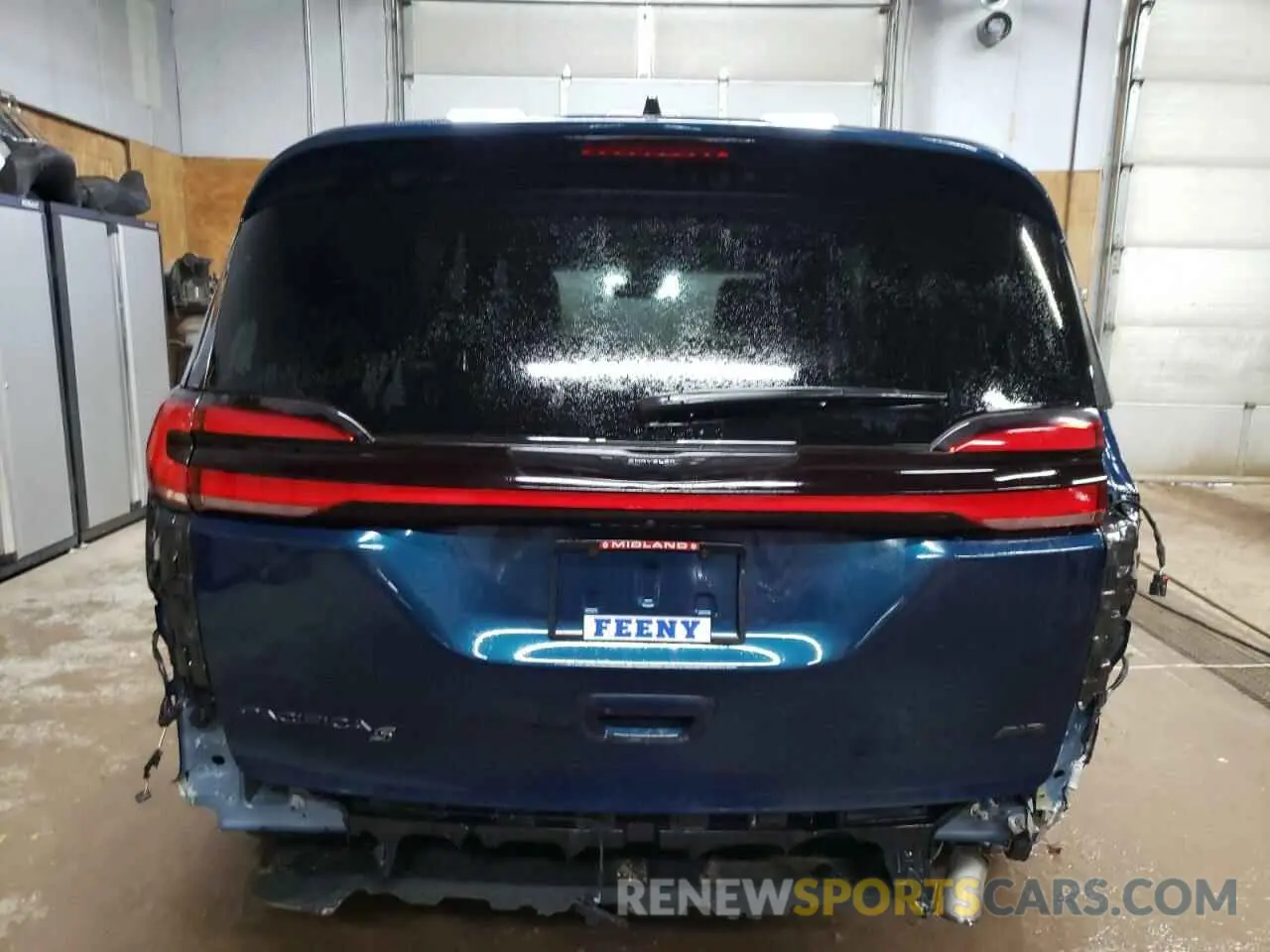 6 Photograph of a damaged car 2C4RC3BG0PR623208 CHRYSLER PACIFICA 2023