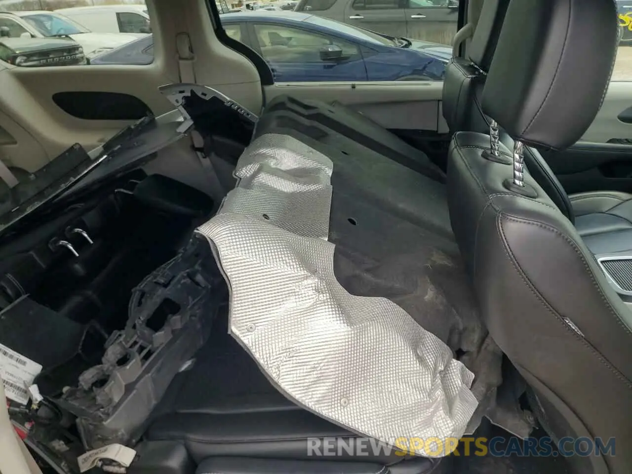 11 Photograph of a damaged car 2C4RC3BG4PR519563 CHRYSLER PACIFICA 2023