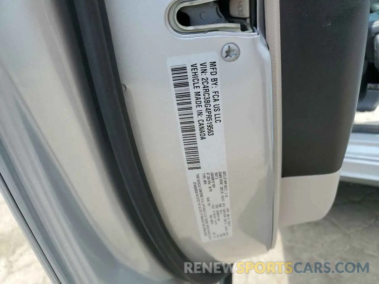 13 Photograph of a damaged car 2C4RC3BG4PR519563 CHRYSLER PACIFICA 2023