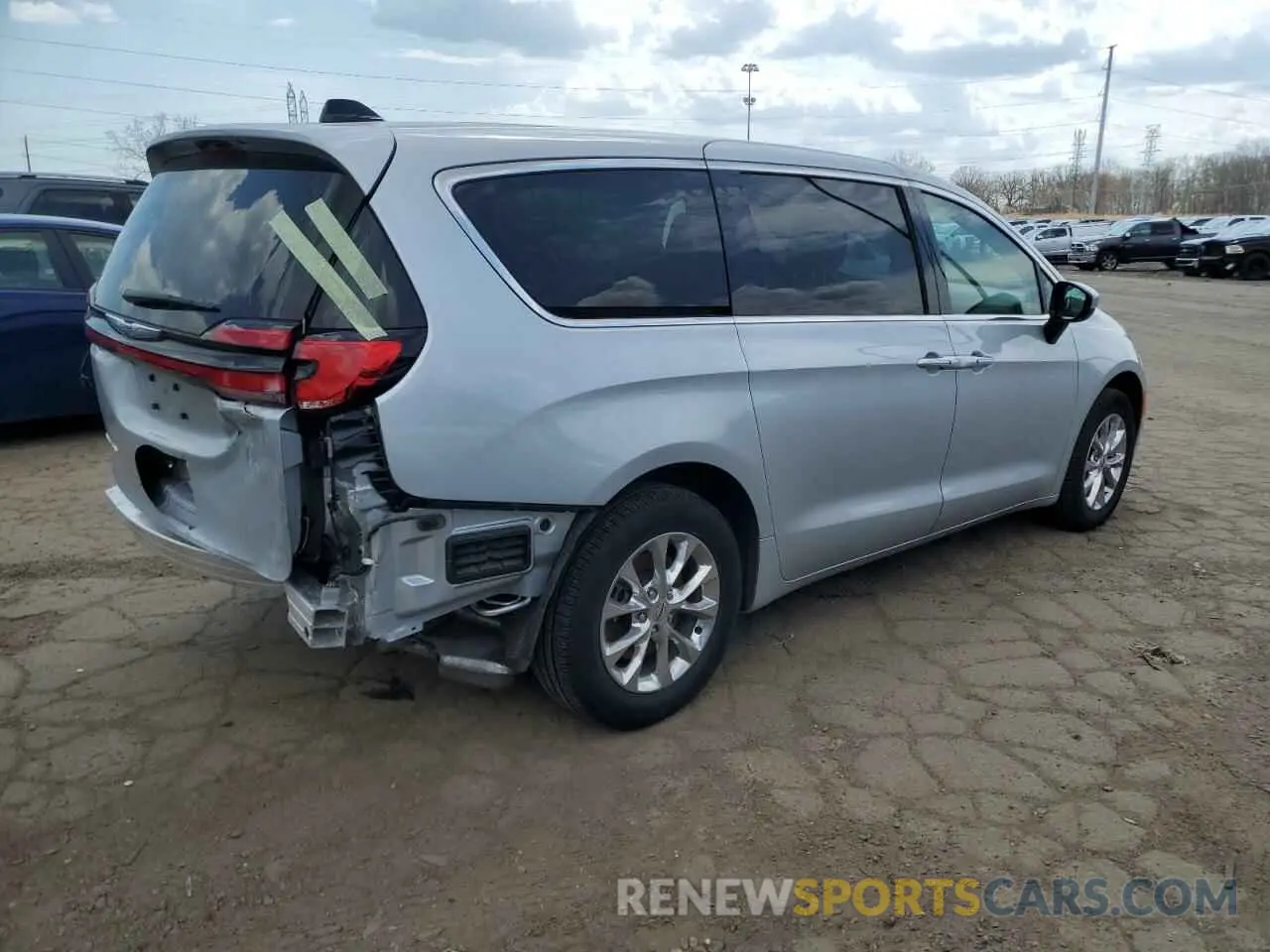 3 Photograph of a damaged car 2C4RC3BG4PR519563 CHRYSLER PACIFICA 2023