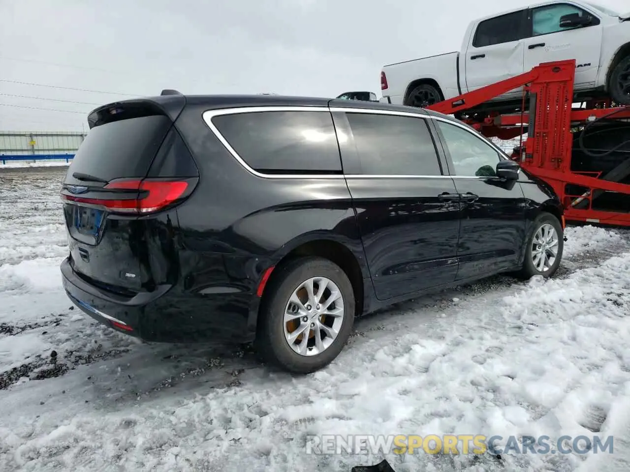 3 Photograph of a damaged car 2C4RC3BG5PR609630 CHRYSLER PACIFICA 2023