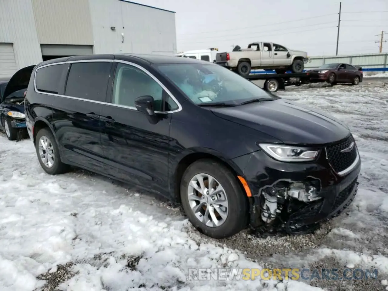 4 Photograph of a damaged car 2C4RC3BG5PR609630 CHRYSLER PACIFICA 2023