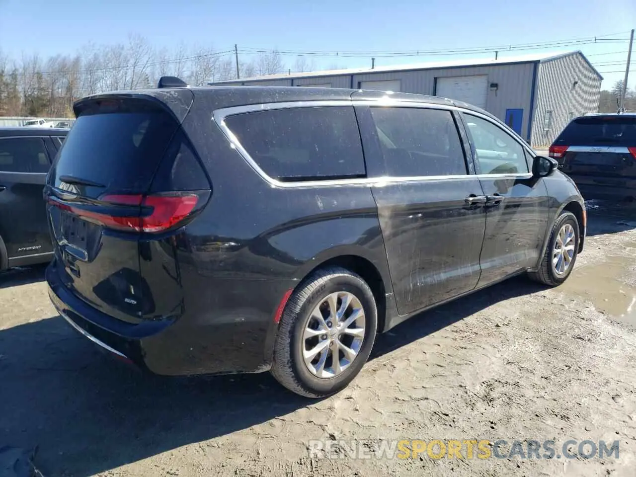 3 Photograph of a damaged car 2C4RC3BG9PR528145 CHRYSLER PACIFICA 2023