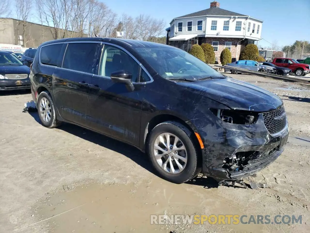 4 Photograph of a damaged car 2C4RC3BG9PR528145 CHRYSLER PACIFICA 2023