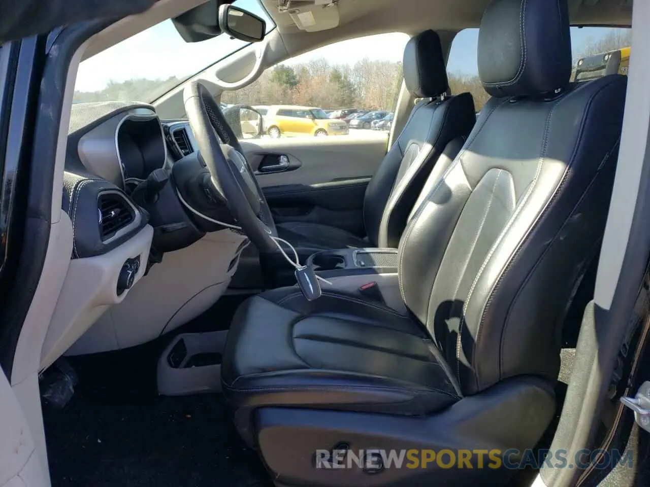 7 Photograph of a damaged car 2C4RC3BG9PR528145 CHRYSLER PACIFICA 2023