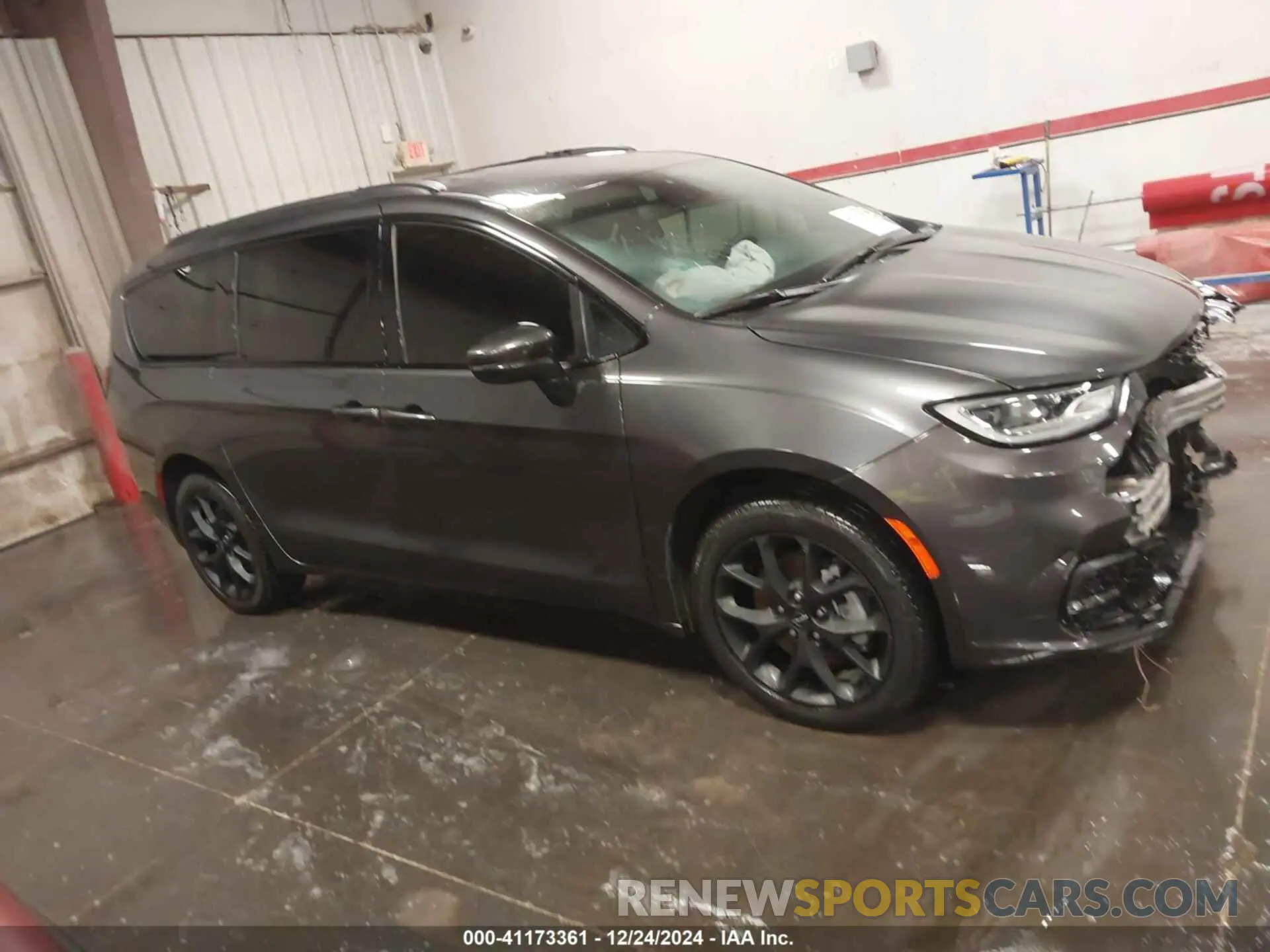 14 Photograph of a damaged car 2C4RC3BG9PR570265 CHRYSLER PACIFICA 2023