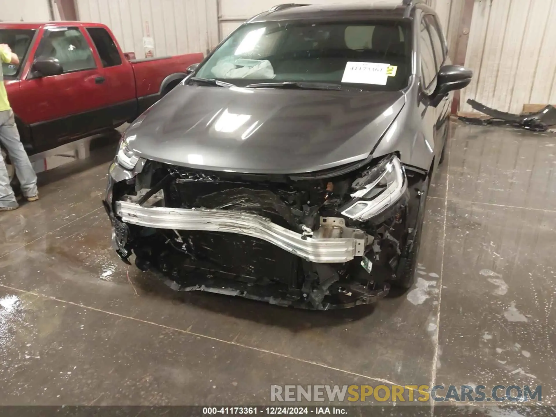 6 Photograph of a damaged car 2C4RC3BG9PR570265 CHRYSLER PACIFICA 2023