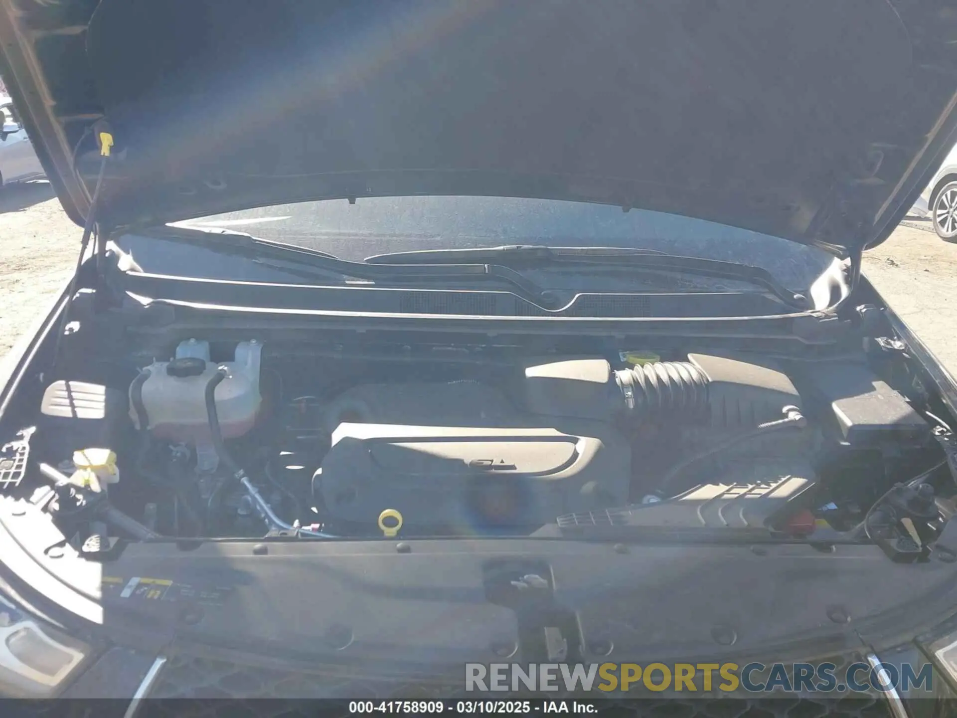 10 Photograph of a damaged car 2C4RC3BGXPR604715 CHRYSLER PACIFICA 2023