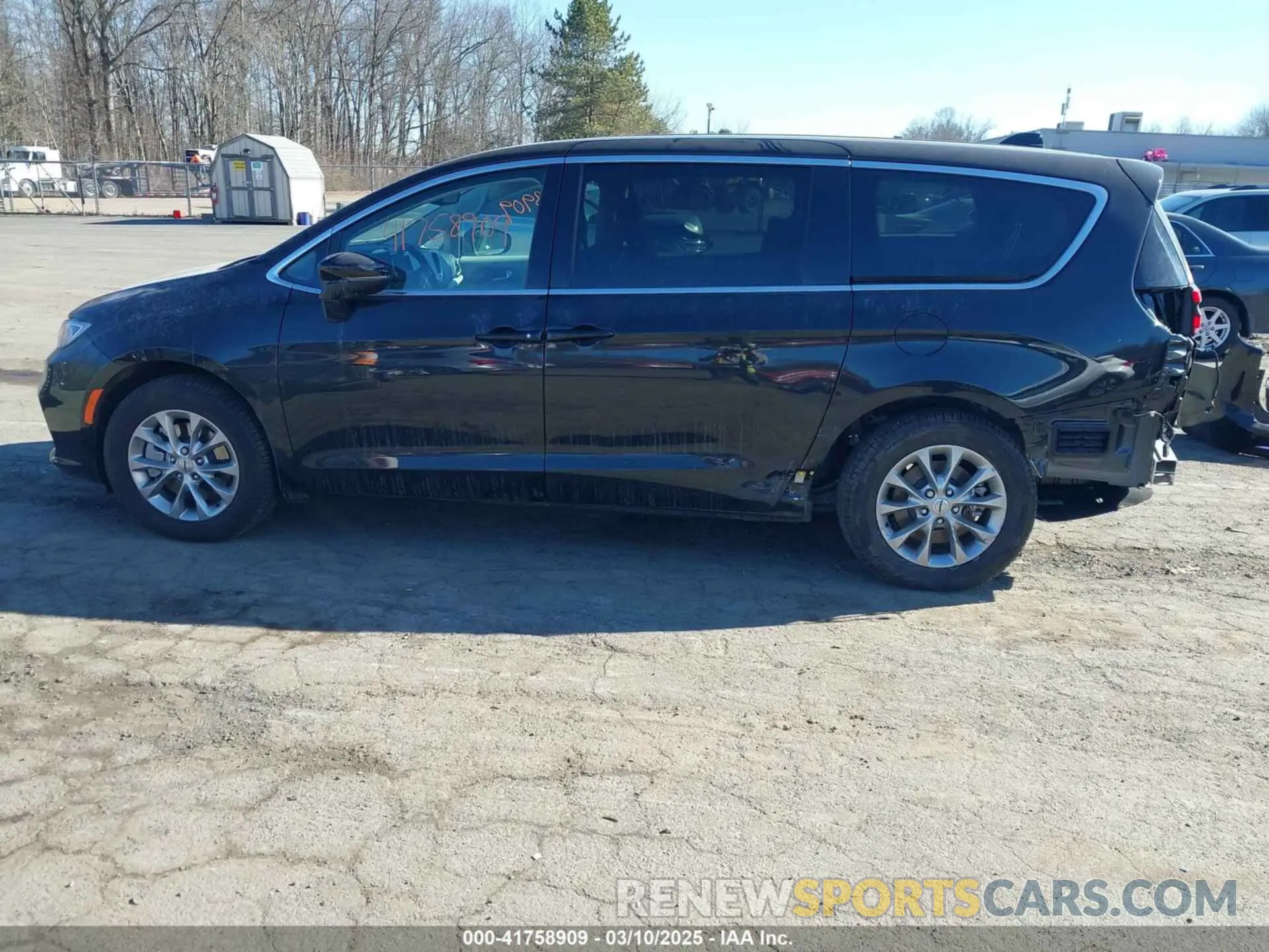 15 Photograph of a damaged car 2C4RC3BGXPR604715 CHRYSLER PACIFICA 2023