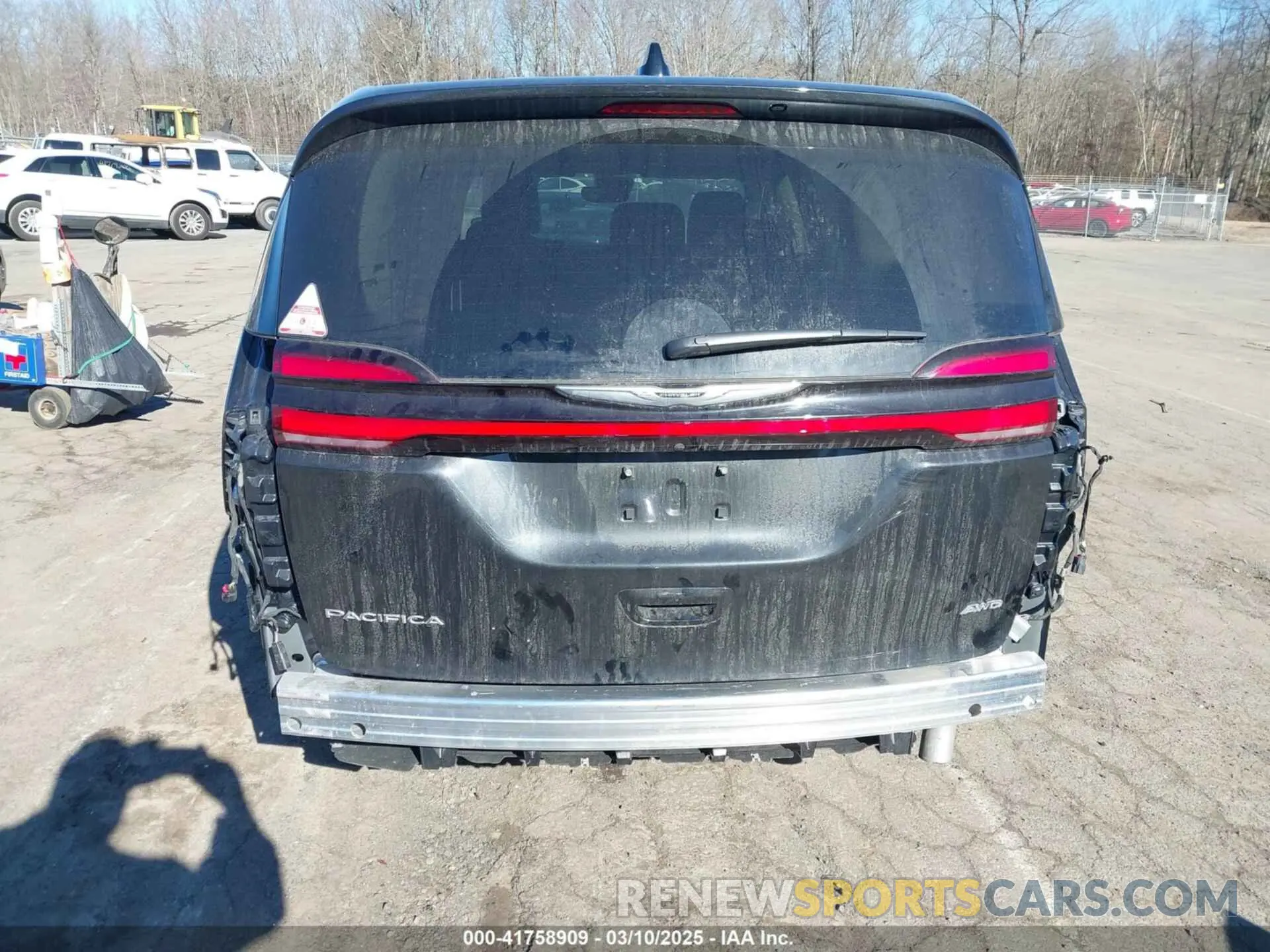 17 Photograph of a damaged car 2C4RC3BGXPR604715 CHRYSLER PACIFICA 2023