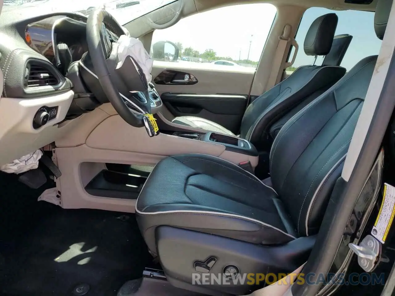 7 Photograph of a damaged car 2C4RC3GG2PR599759 CHRYSLER PACIFICA 2023