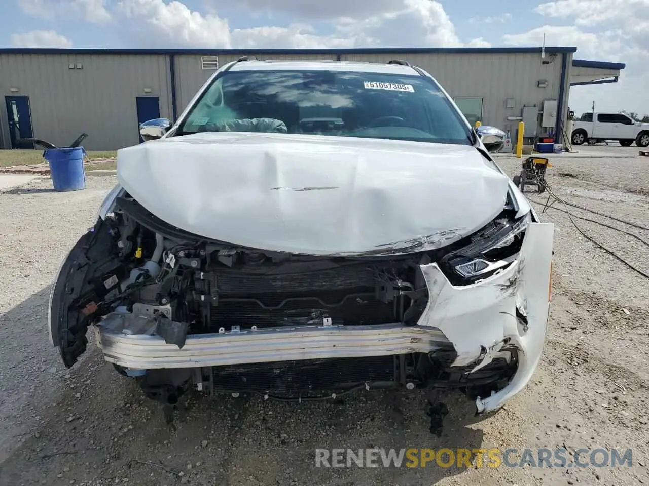 5 Photograph of a damaged car 2C4RC3GG8PR604754 CHRYSLER PACIFICA 2023