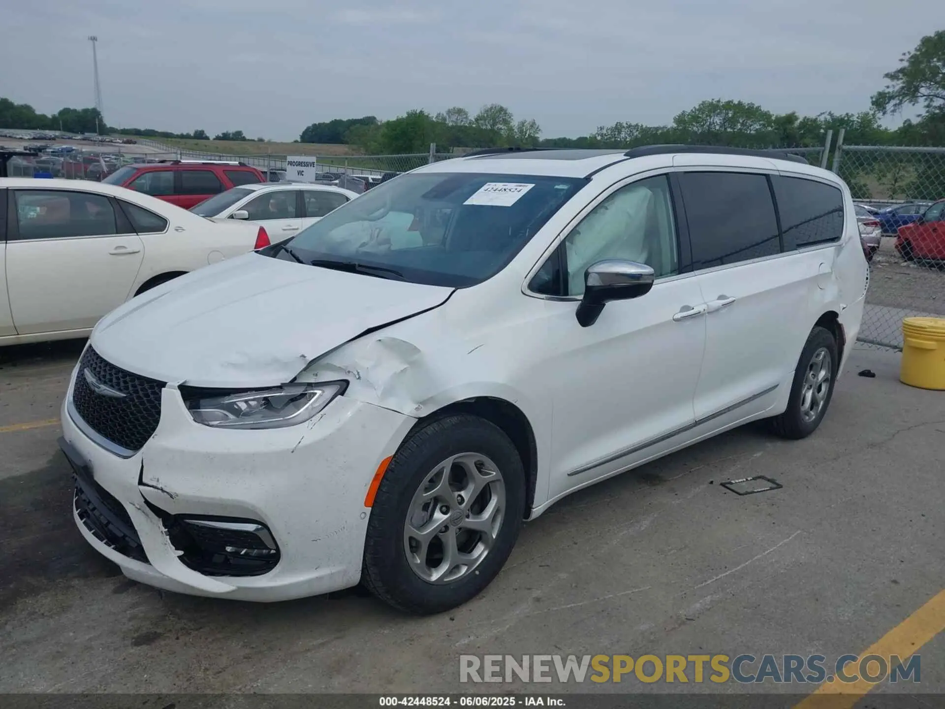 2 Photograph of a damaged car 2C4RC3GGXPR589867 CHRYSLER PACIFICA 2023