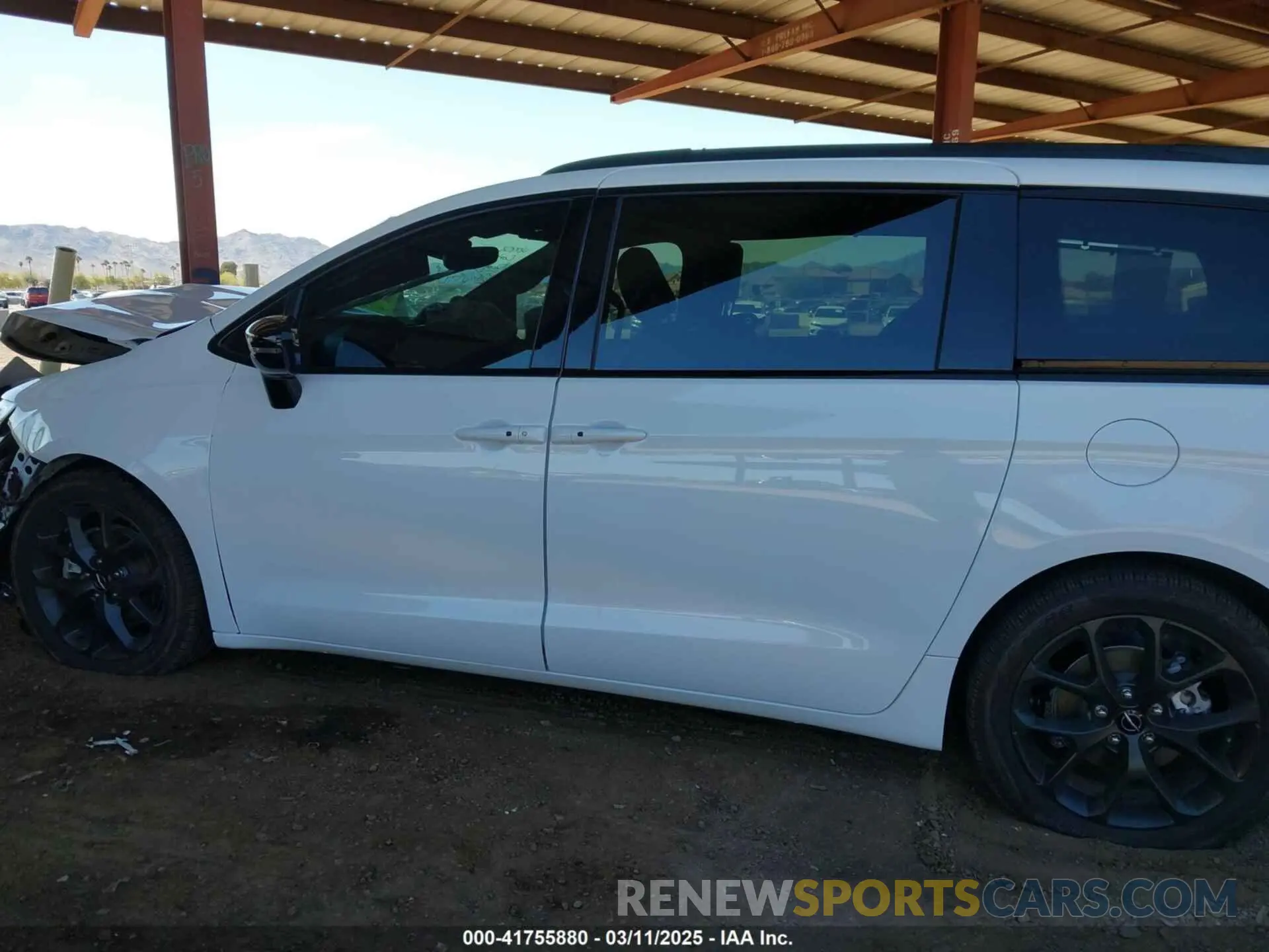 15 Photograph of a damaged car 2C4RC1BG0RR117000 CHRYSLER PACIFICA 2024