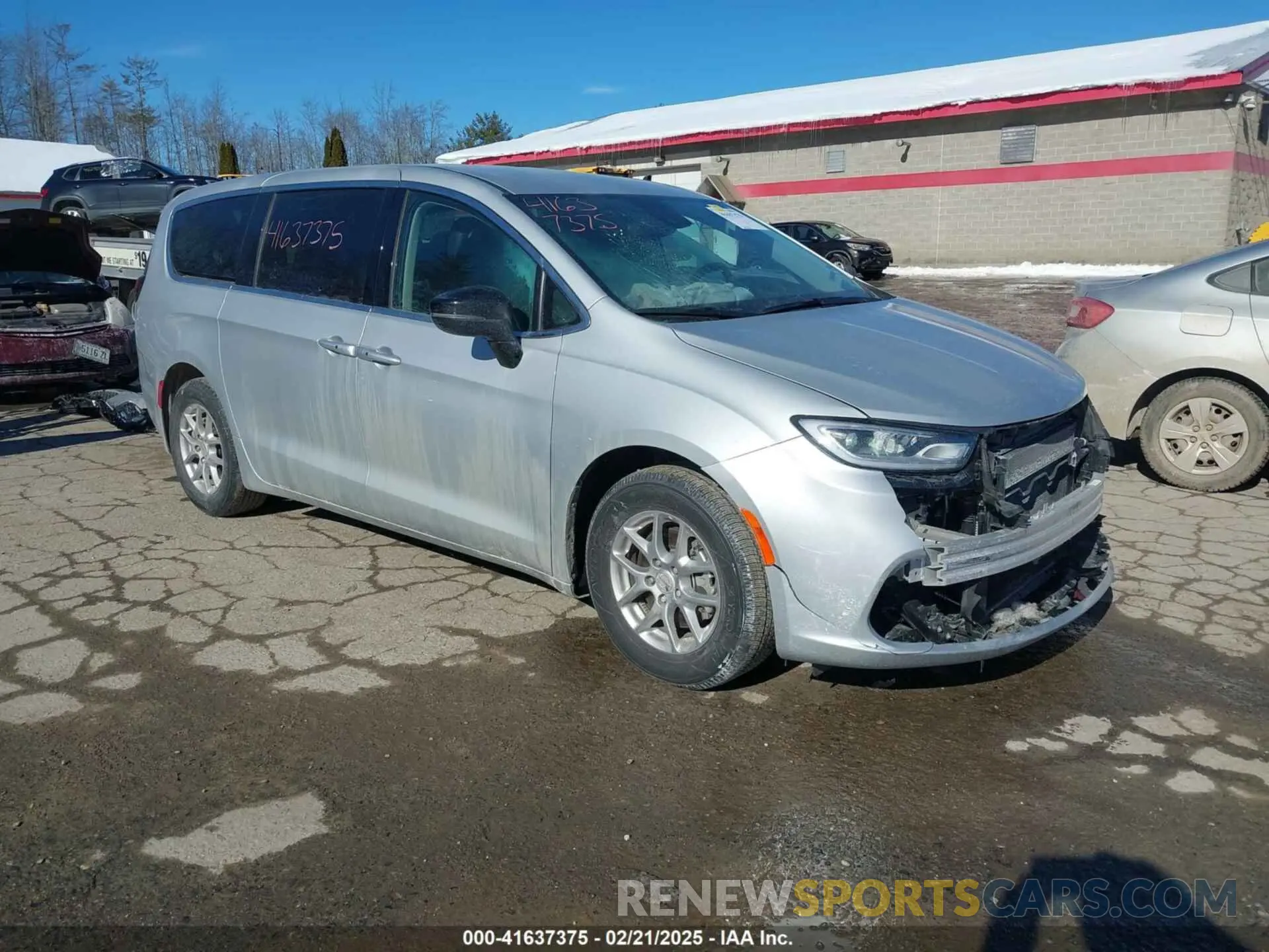 1 Photograph of a damaged car 2C4RC1BG0RR129101 CHRYSLER PACIFICA 2024