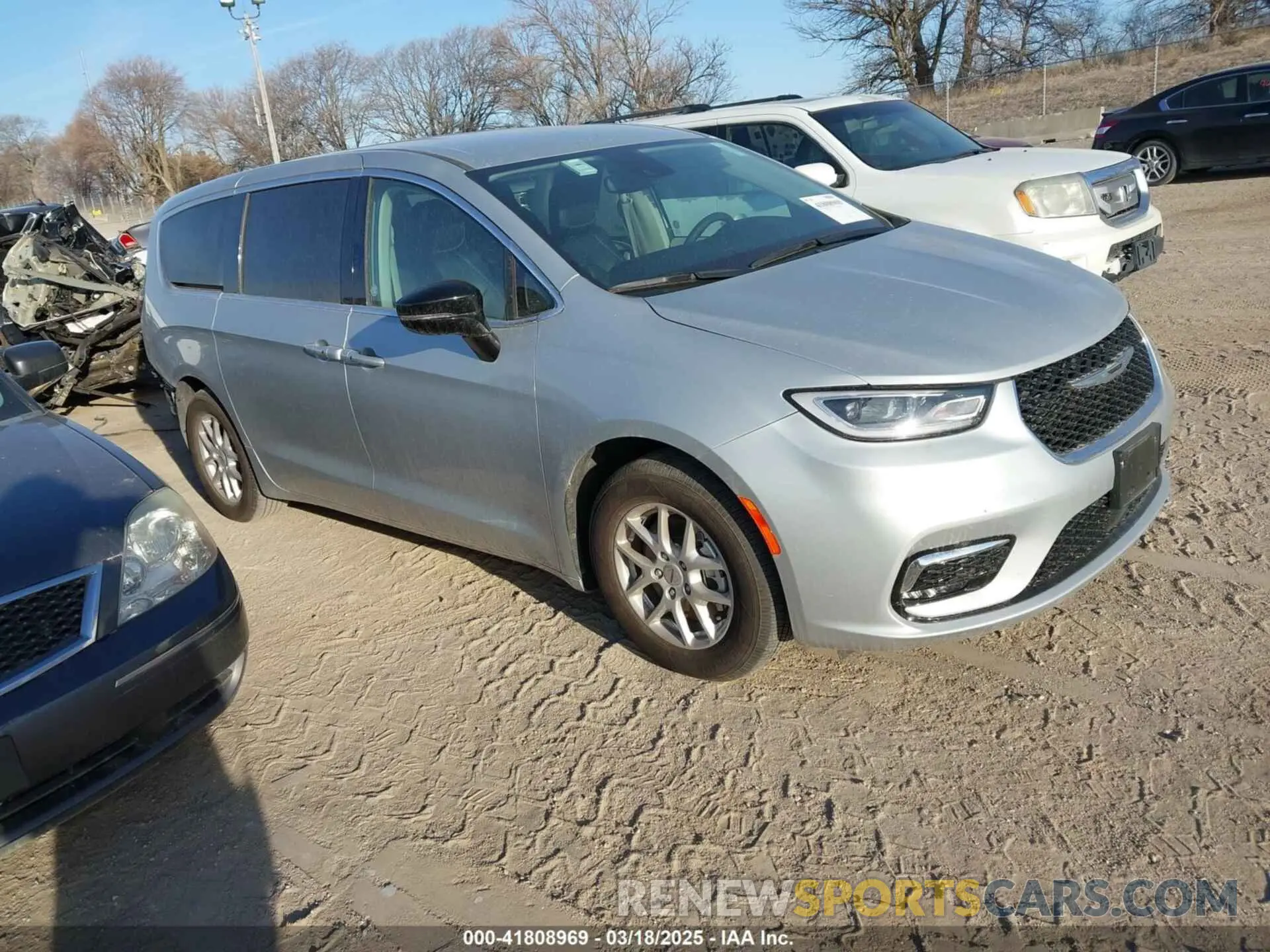 1 Photograph of a damaged car 2C4RC1BG0RR138963 CHRYSLER PACIFICA 2024