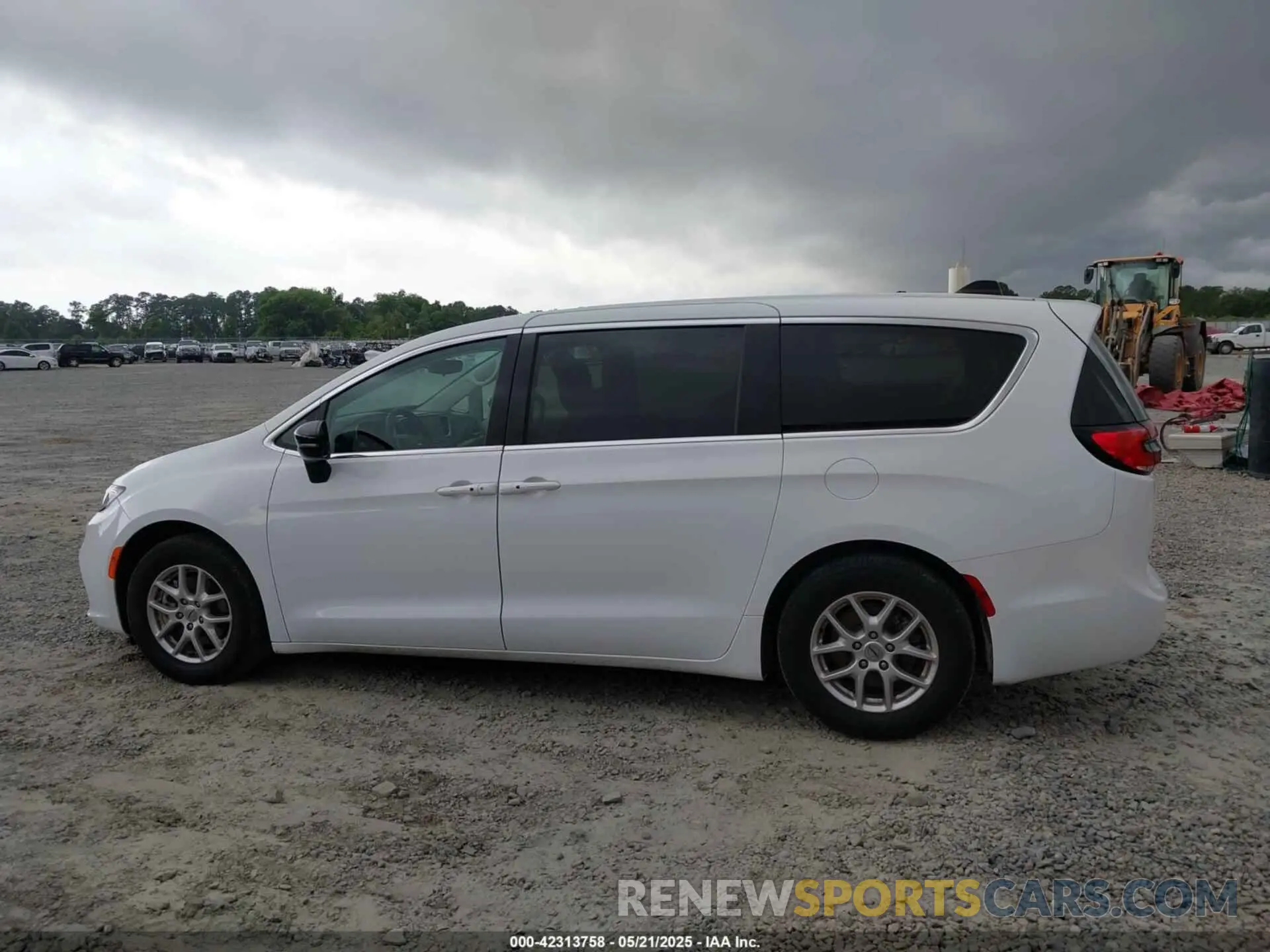 14 Photograph of a damaged car 2C4RC1BG0RR146139 CHRYSLER PACIFICA 2024