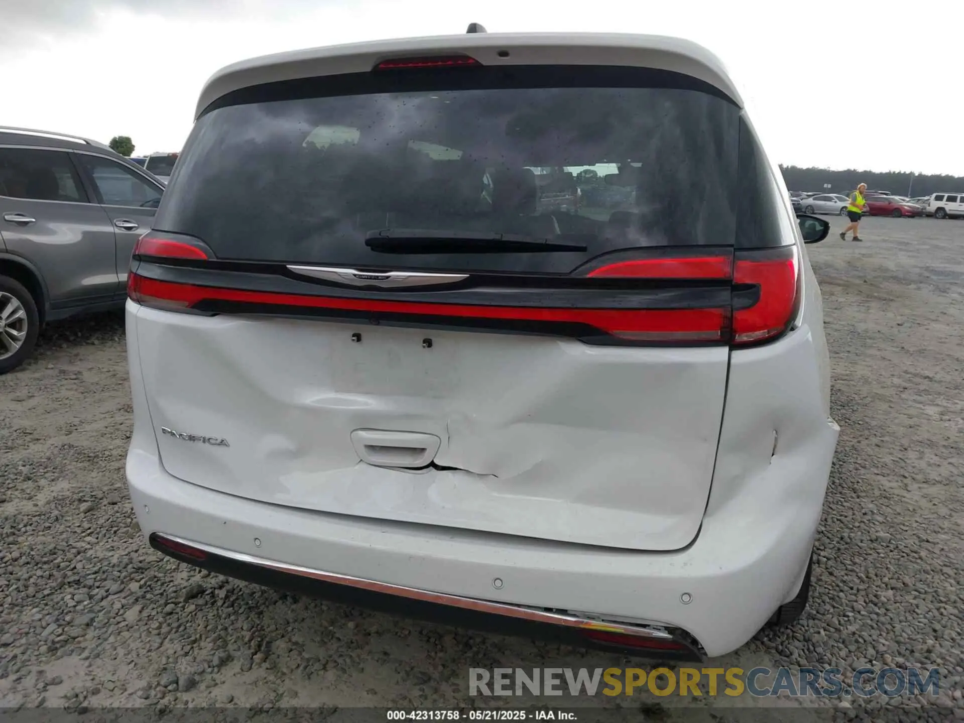 6 Photograph of a damaged car 2C4RC1BG0RR146139 CHRYSLER PACIFICA 2024