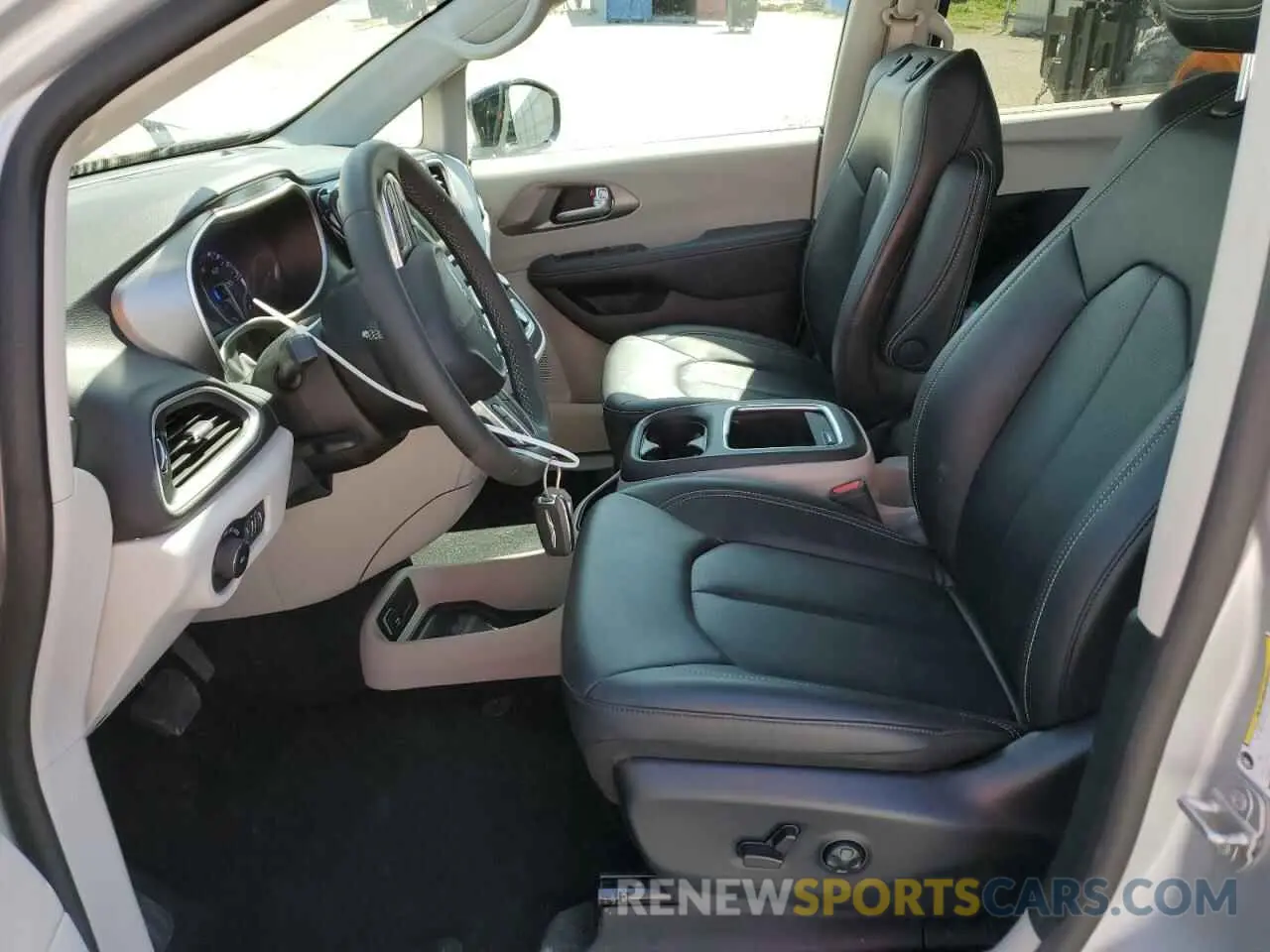 7 Photograph of a damaged car 2C4RC1BG0RR159473 CHRYSLER PACIFICA 2024