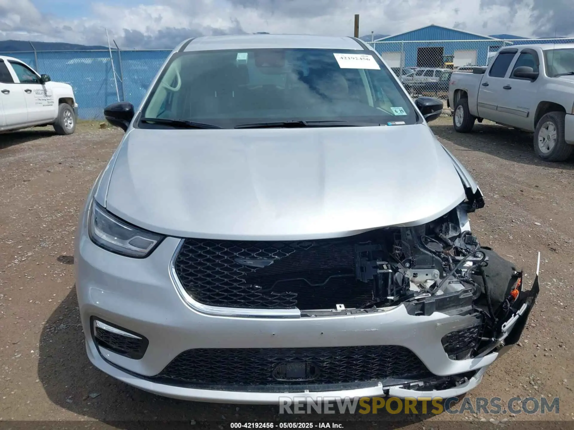 12 Photograph of a damaged car 2C4RC1BG0RR173230 CHRYSLER PACIFICA 2024