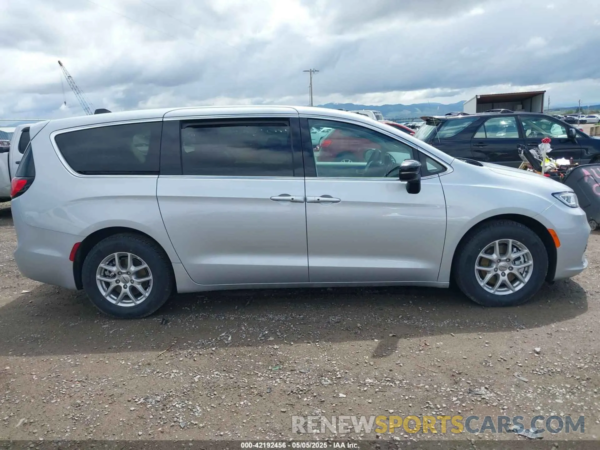 13 Photograph of a damaged car 2C4RC1BG0RR173230 CHRYSLER PACIFICA 2024