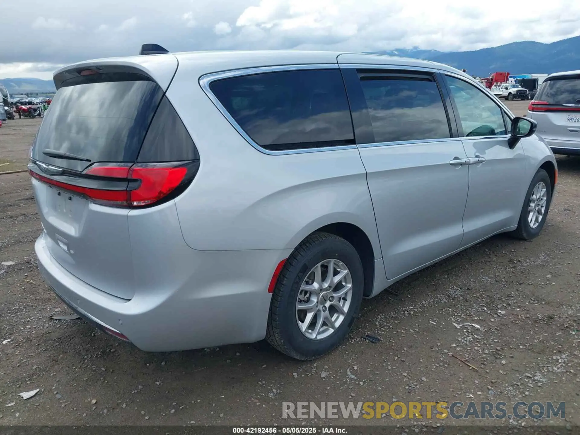 4 Photograph of a damaged car 2C4RC1BG0RR173230 CHRYSLER PACIFICA 2024