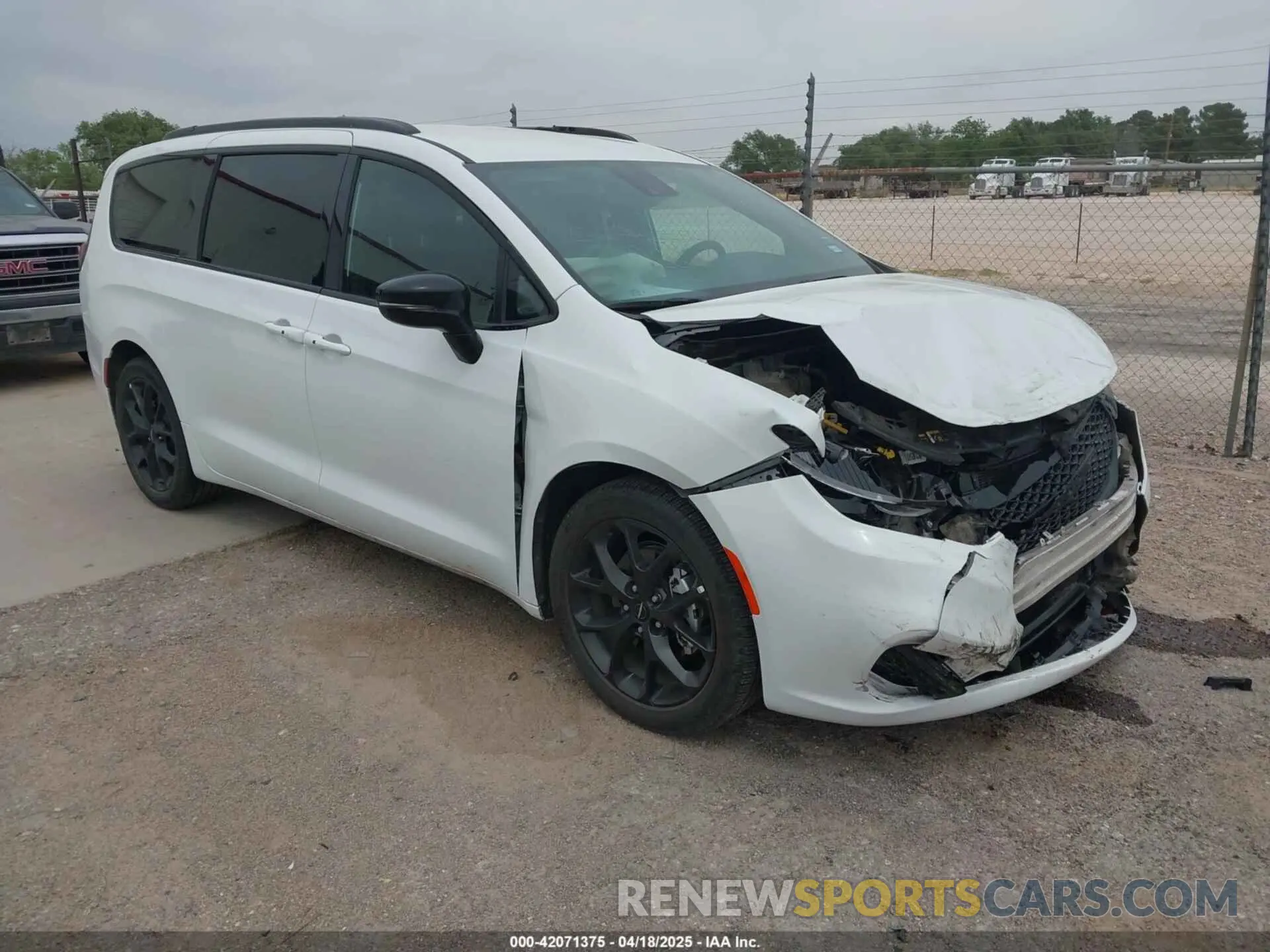 1 Photograph of a damaged car 2C4RC1BG0RR184289 CHRYSLER PACIFICA 2024