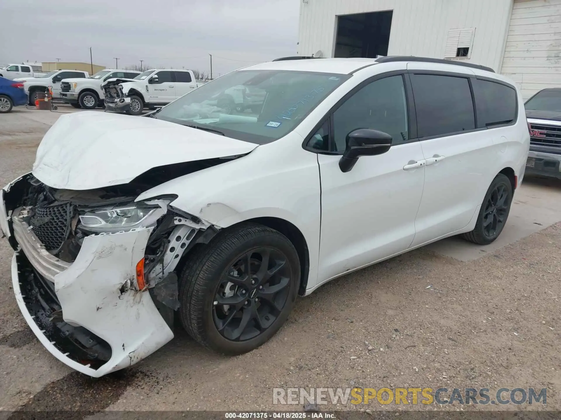 2 Photograph of a damaged car 2C4RC1BG0RR184289 CHRYSLER PACIFICA 2024