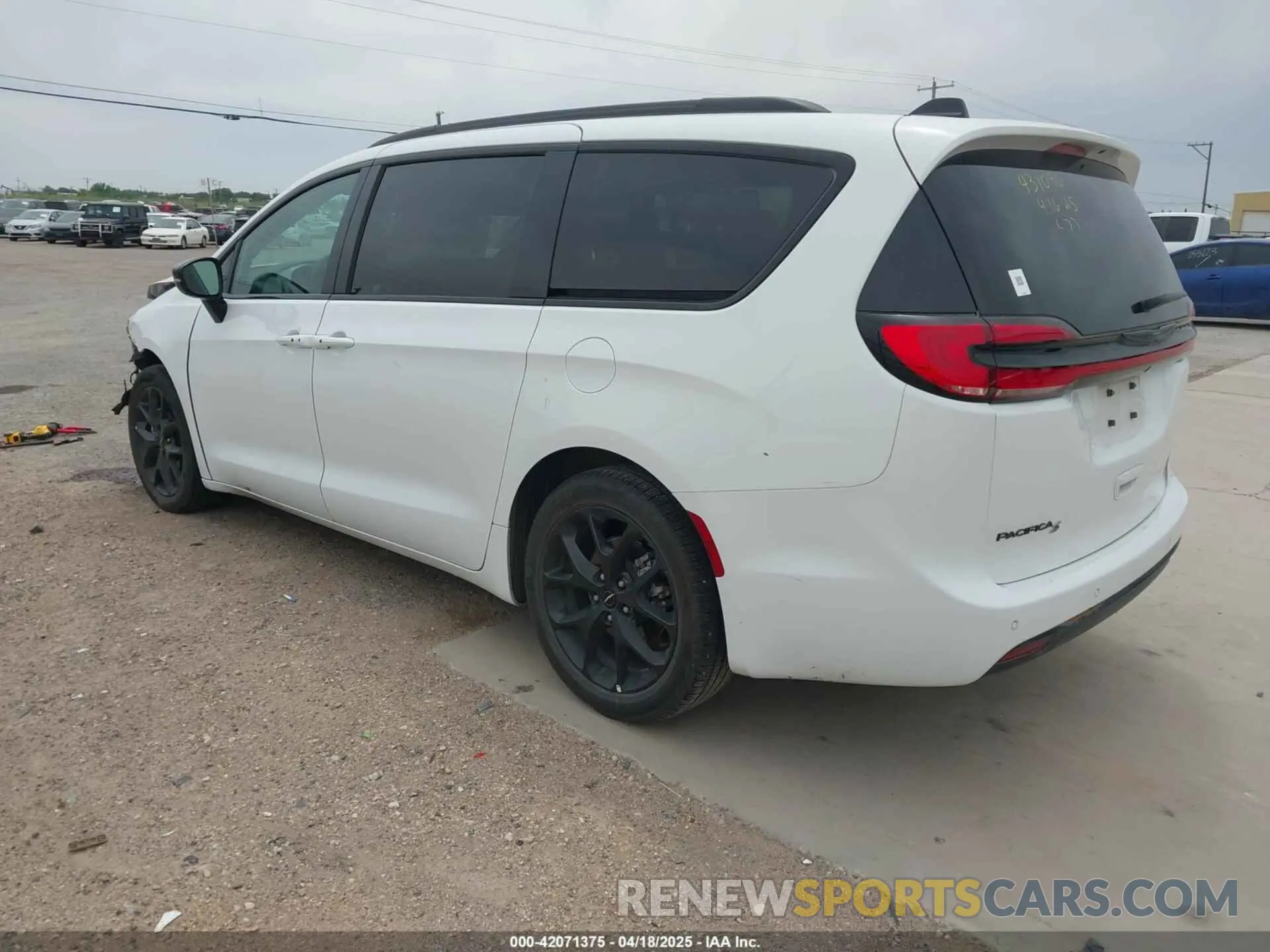 3 Photograph of a damaged car 2C4RC1BG0RR184289 CHRYSLER PACIFICA 2024