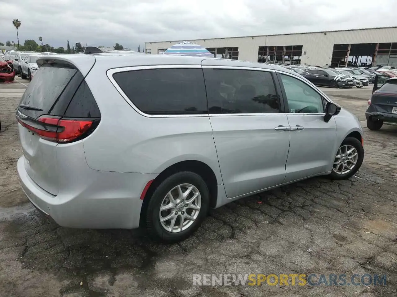 3 Photograph of a damaged car 2C4RC1BG2RR133957 CHRYSLER PACIFICA 2024