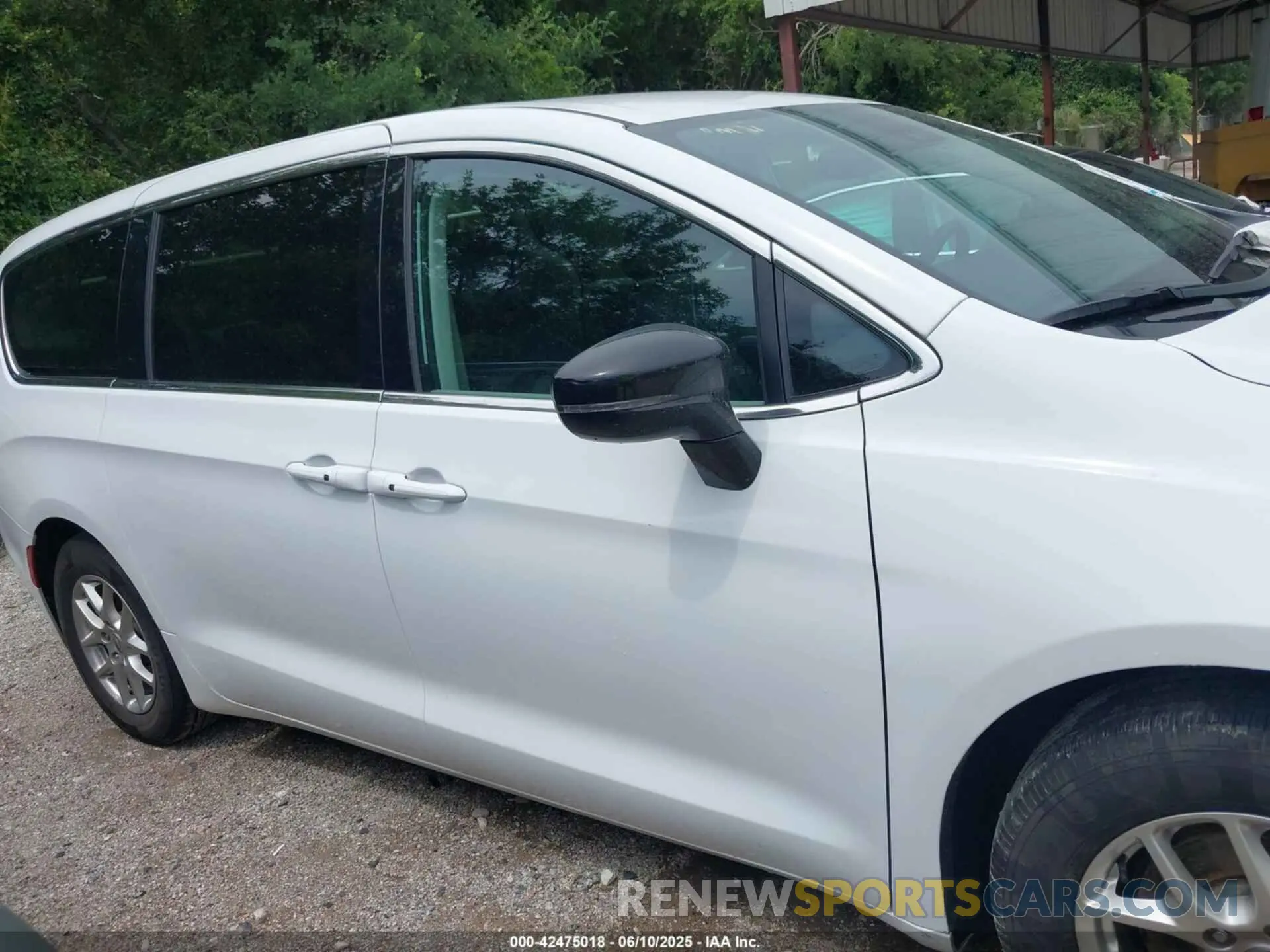 13 Photograph of a damaged car 2C4RC1BG2RR149902 CHRYSLER PACIFICA 2024