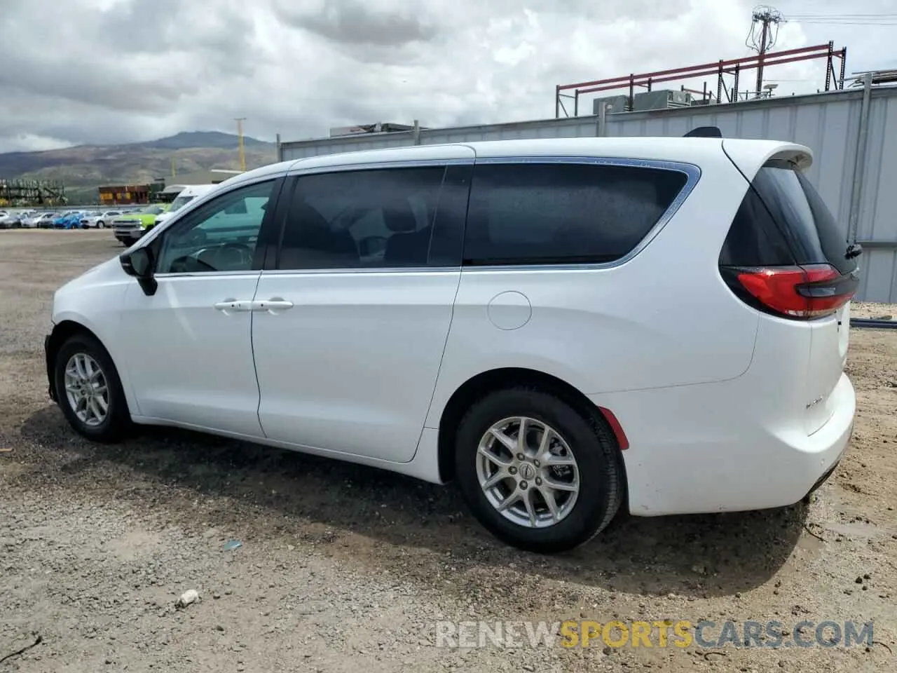 2 Photograph of a damaged car 2C4RC1BG2RR156395 CHRYSLER PACIFICA 2024