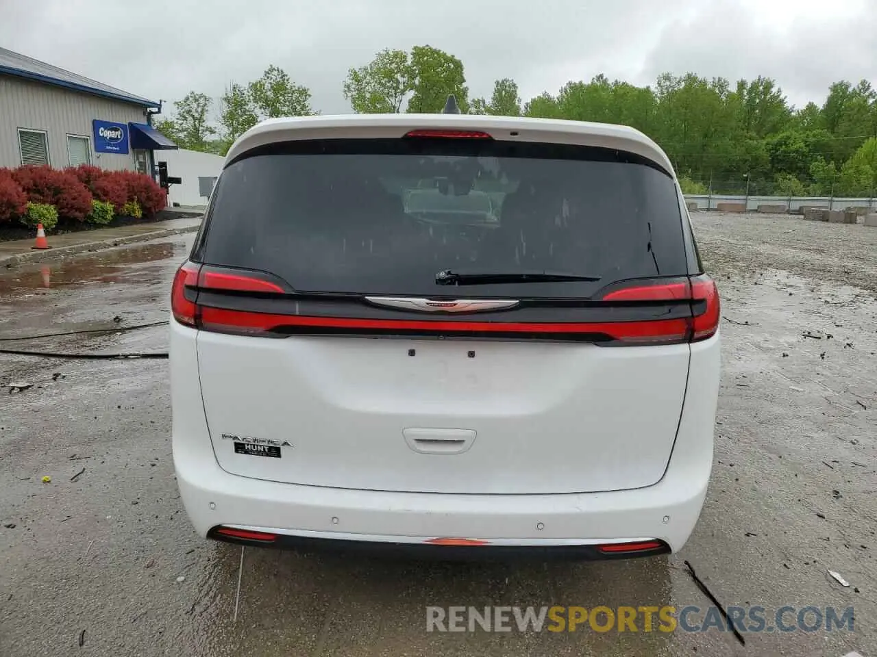 6 Photograph of a damaged car 2C4RC1BG3RR108811 CHRYSLER PACIFICA 2024