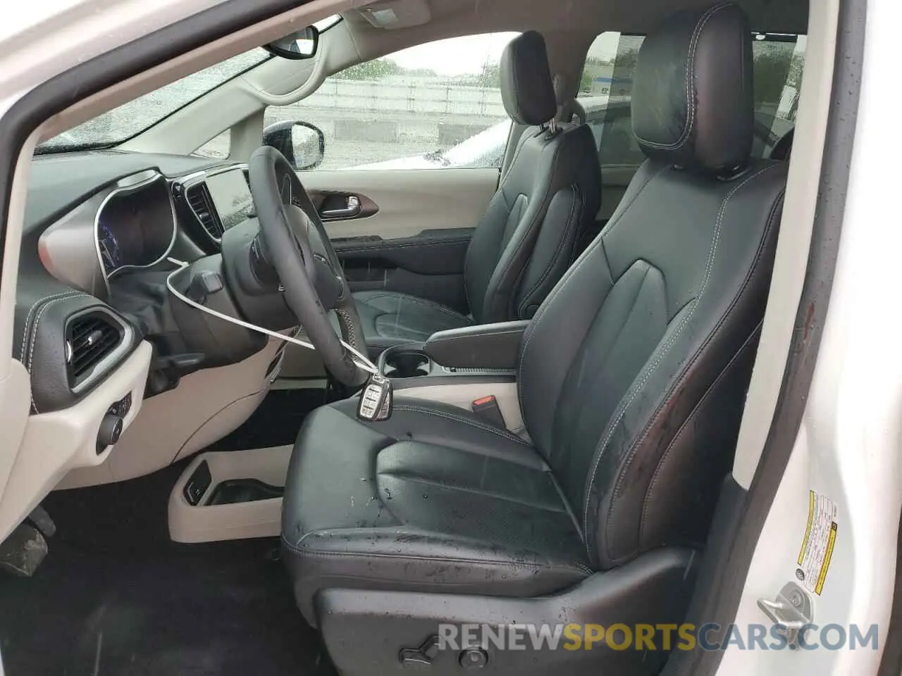 7 Photograph of a damaged car 2C4RC1BG3RR108811 CHRYSLER PACIFICA 2024
