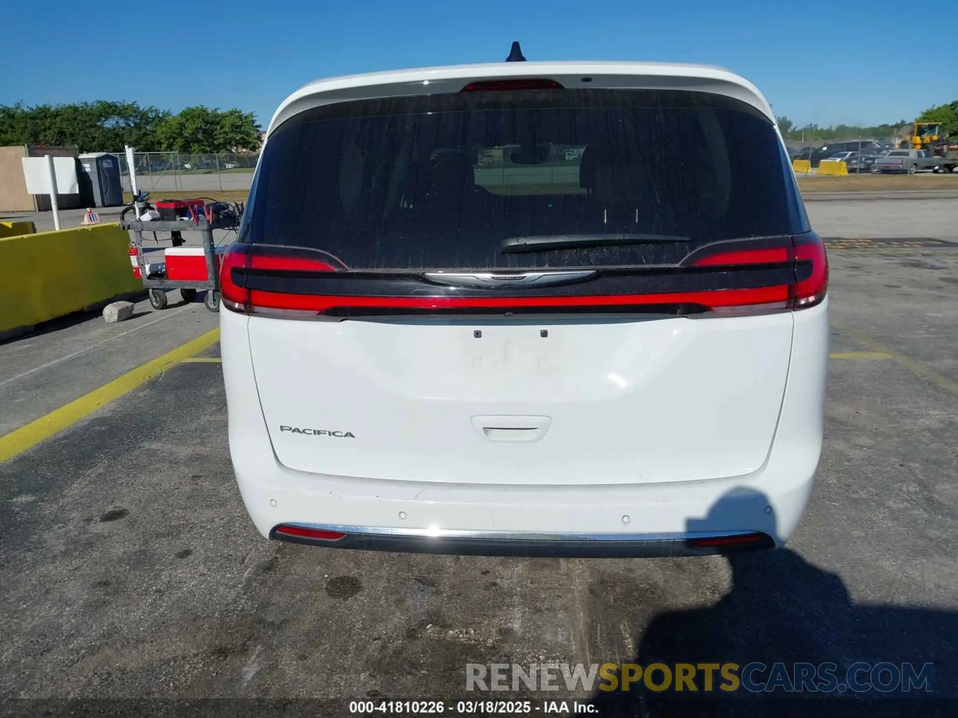 16 Photograph of a damaged car 2C4RC1BG3RR120019 CHRYSLER PACIFICA 2024