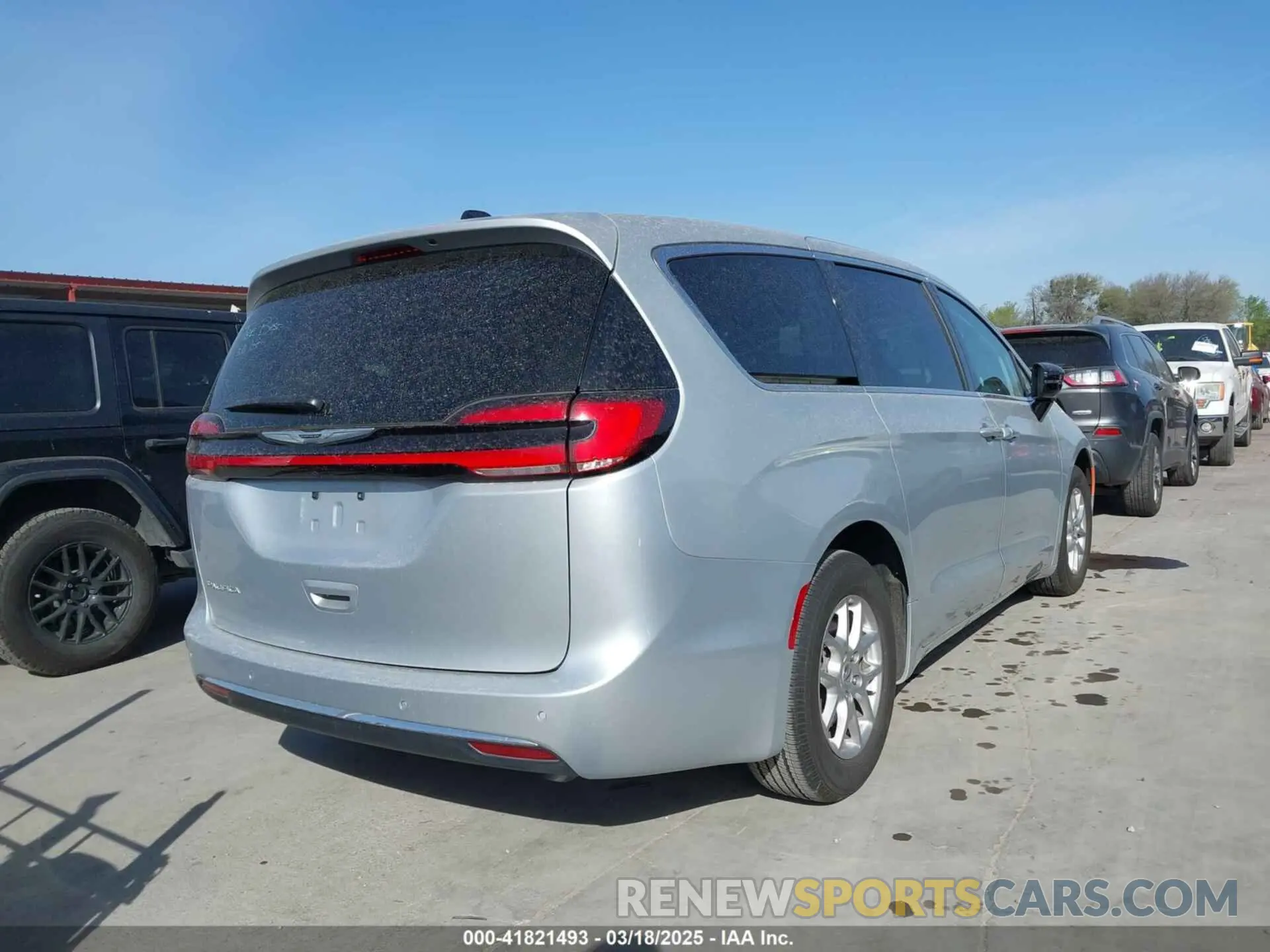 4 Photograph of a damaged car 2C4RC1BG3RR128203 CHRYSLER PACIFICA 2024