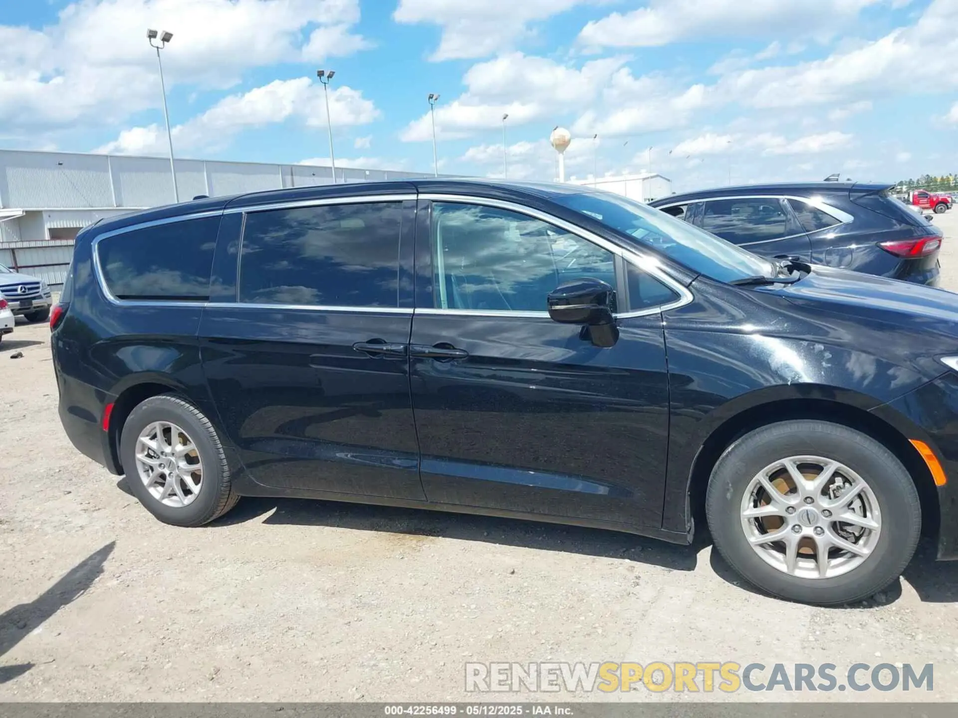 14 Photograph of a damaged car 2C4RC1BG3RR143669 CHRYSLER PACIFICA 2024
