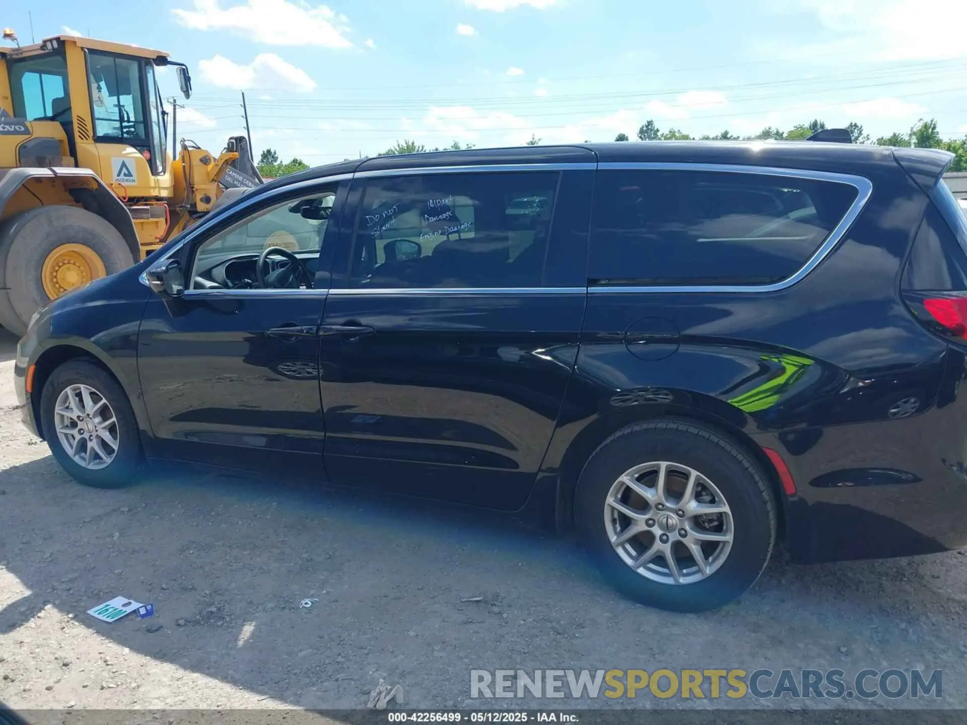 15 Photograph of a damaged car 2C4RC1BG3RR143669 CHRYSLER PACIFICA 2024