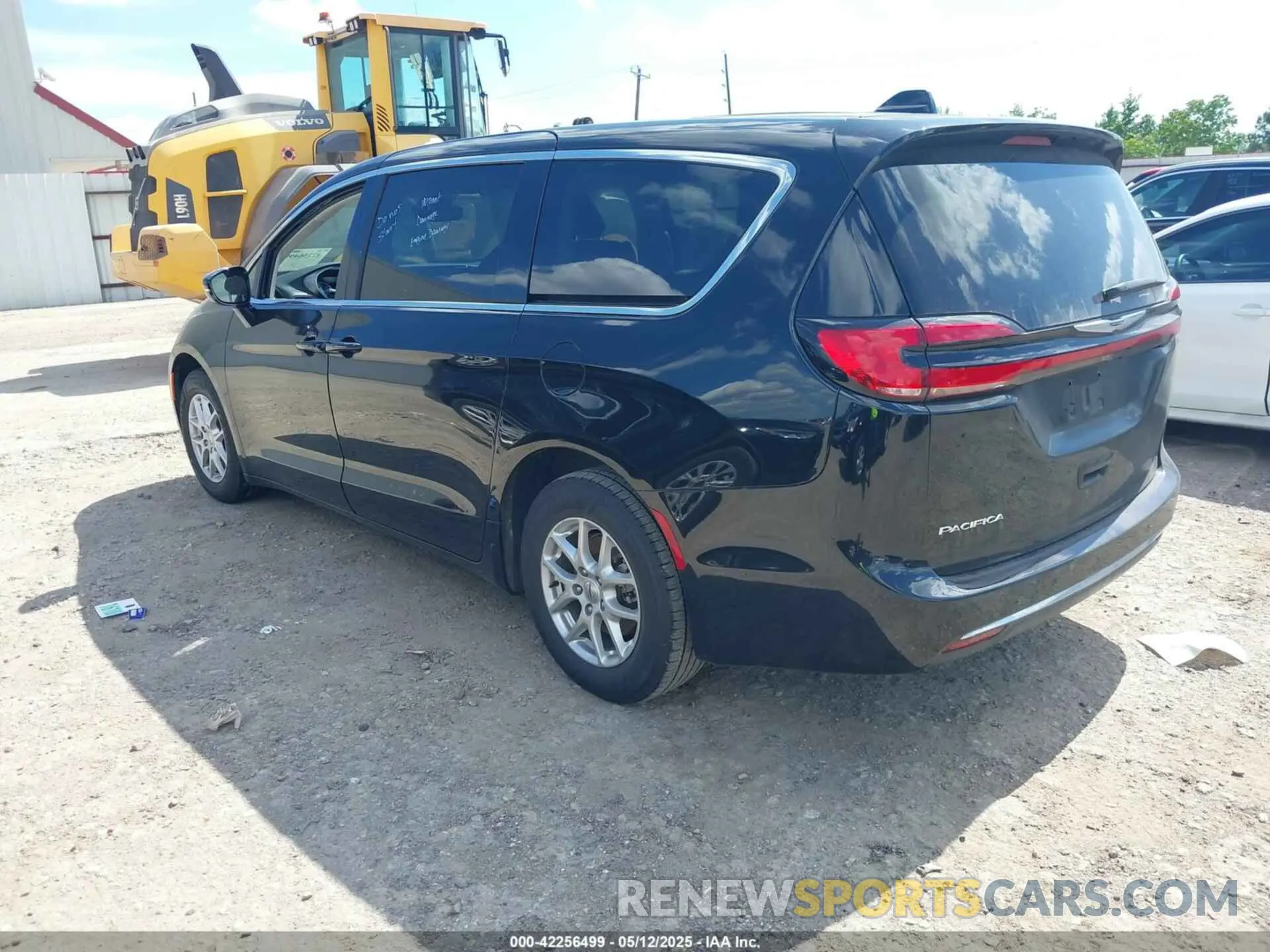 3 Photograph of a damaged car 2C4RC1BG3RR143669 CHRYSLER PACIFICA 2024