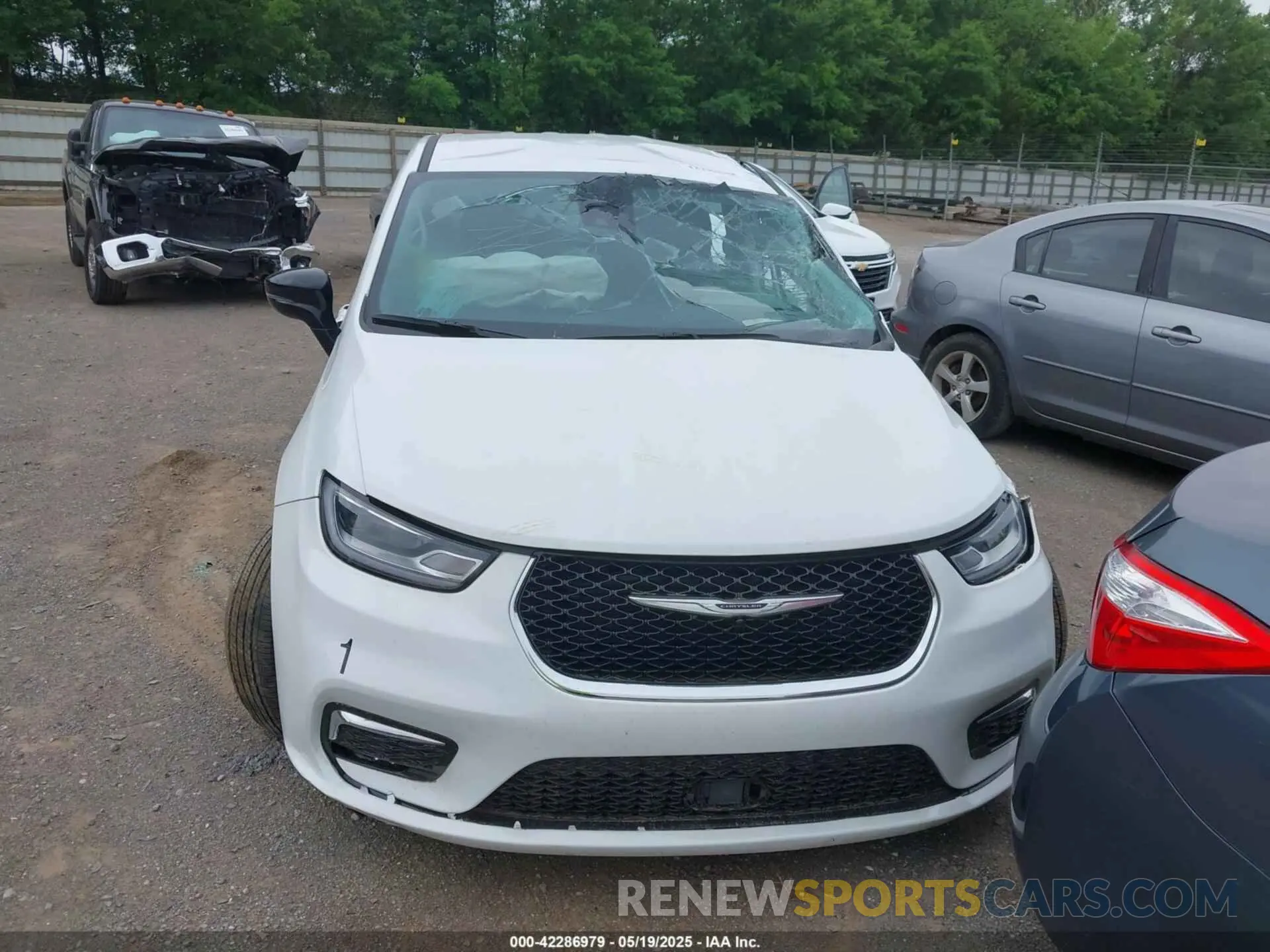 12 Photograph of a damaged car 2C4RC1BG3RR202770 CHRYSLER PACIFICA 2024