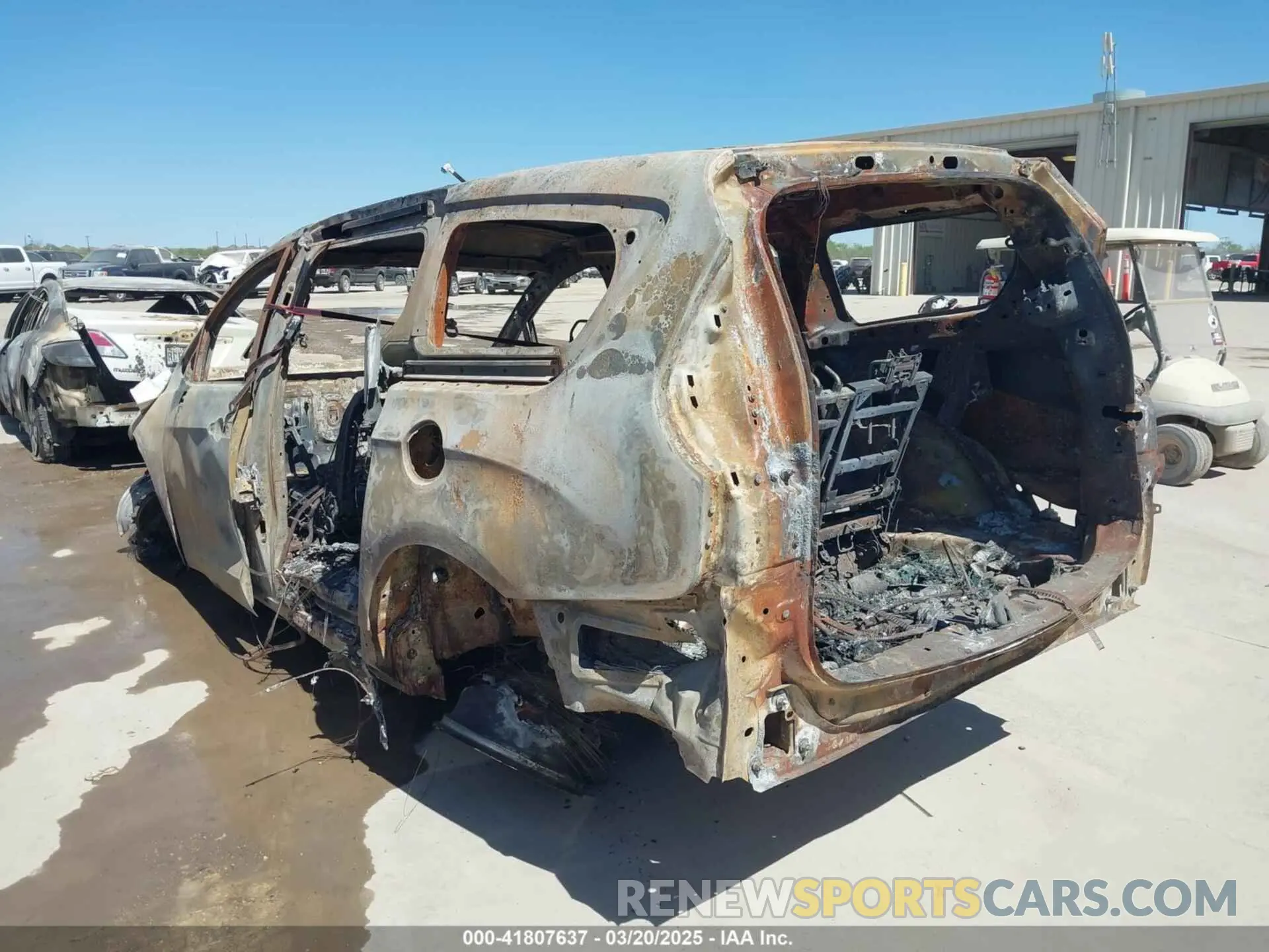 3 Photograph of a damaged car 2C4RC1BG4RR125441 CHRYSLER PACIFICA 2024
