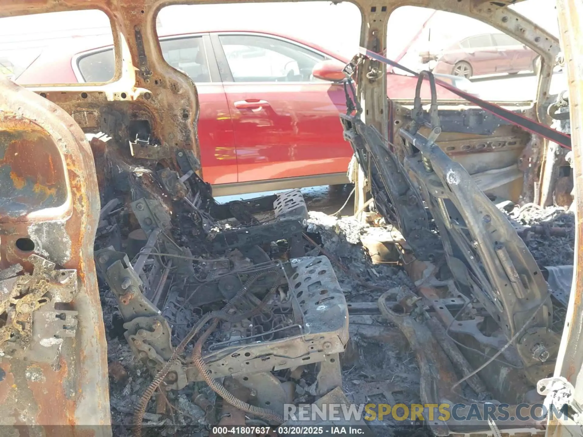 8 Photograph of a damaged car 2C4RC1BG4RR125441 CHRYSLER PACIFICA 2024