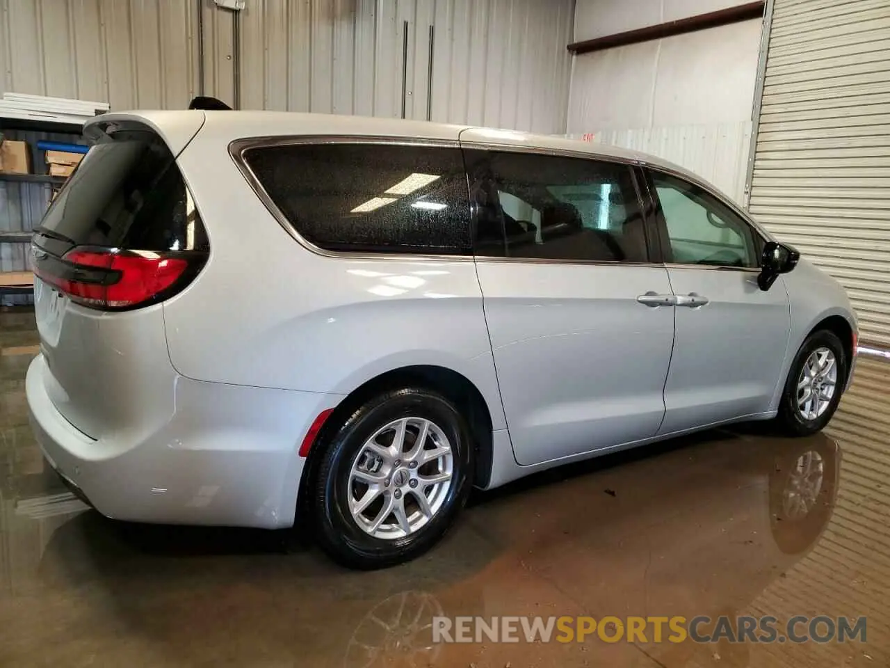 3 Photograph of a damaged car 2C4RC1BG4RR129327 CHRYSLER PACIFICA 2024