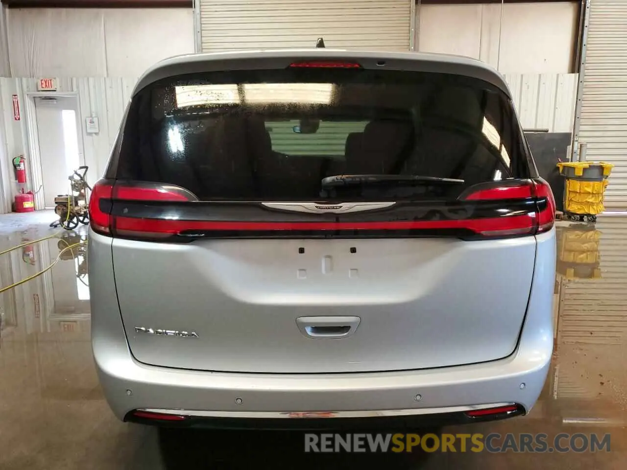 6 Photograph of a damaged car 2C4RC1BG4RR129327 CHRYSLER PACIFICA 2024